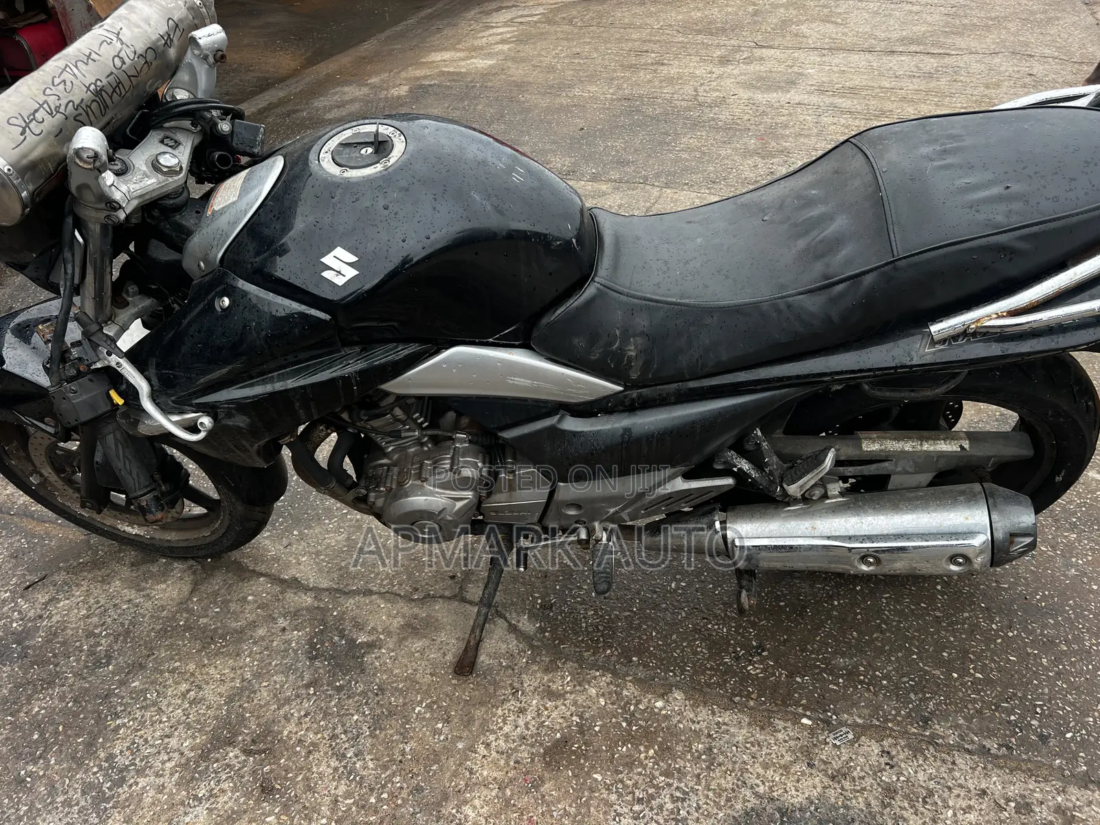 Suzuki Inazuma 2000 Black
