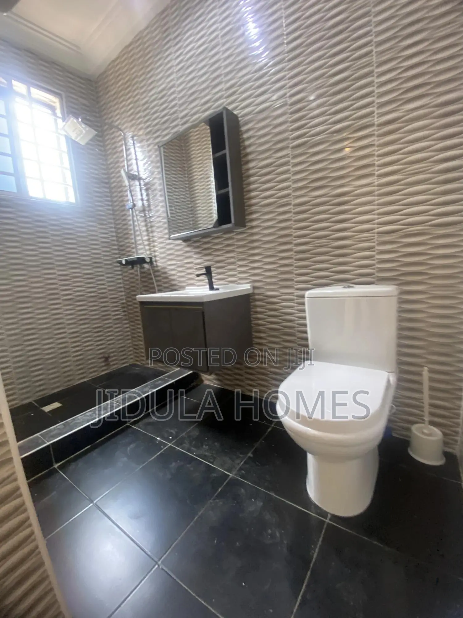 2bdrm Apartment in Botwe Nanakrom, Nmai-Dzorn for rent