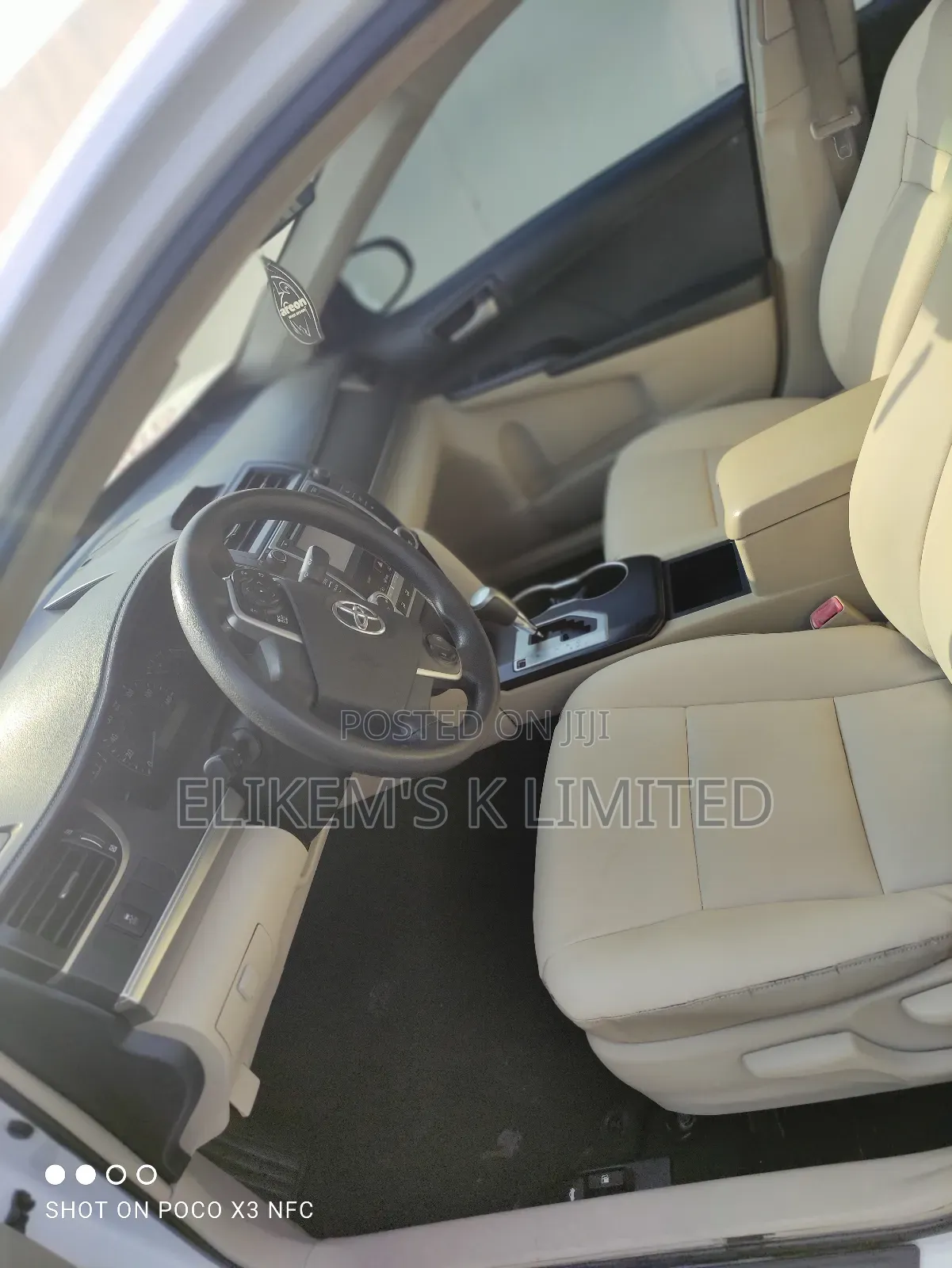 Toyota Camry LE 4dr Sedan (2.5L 4cyl 6A) 2014 White