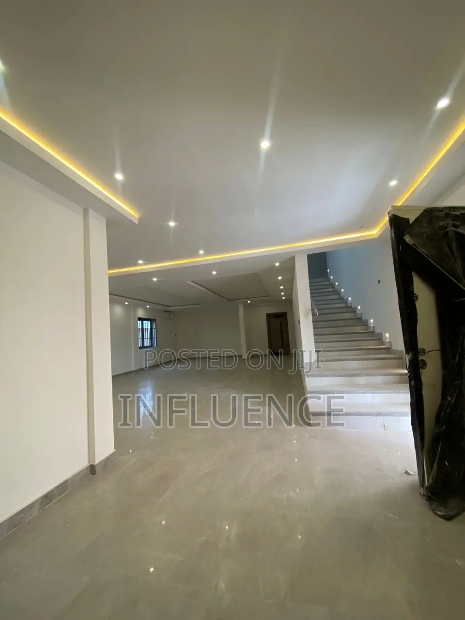 4bdrm House in Palace Mall Area, East Legon for sale