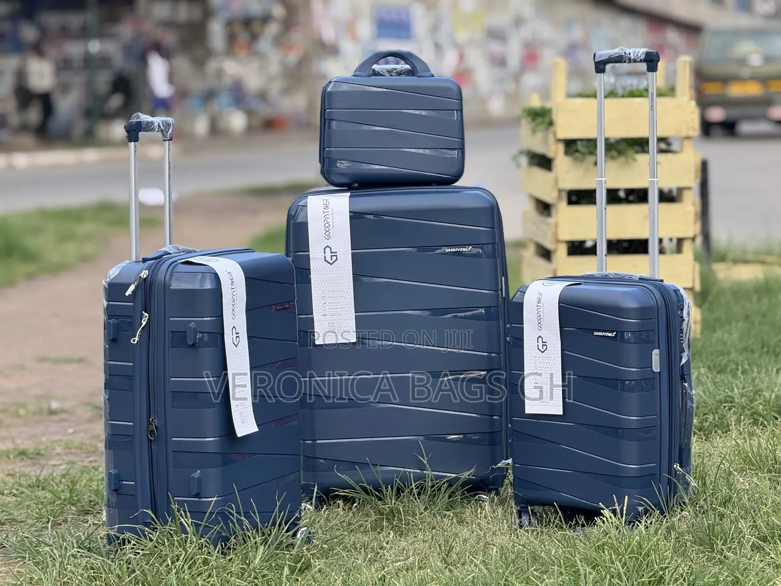 13 20 24 28 Inch Luggage Set of Four Pieces