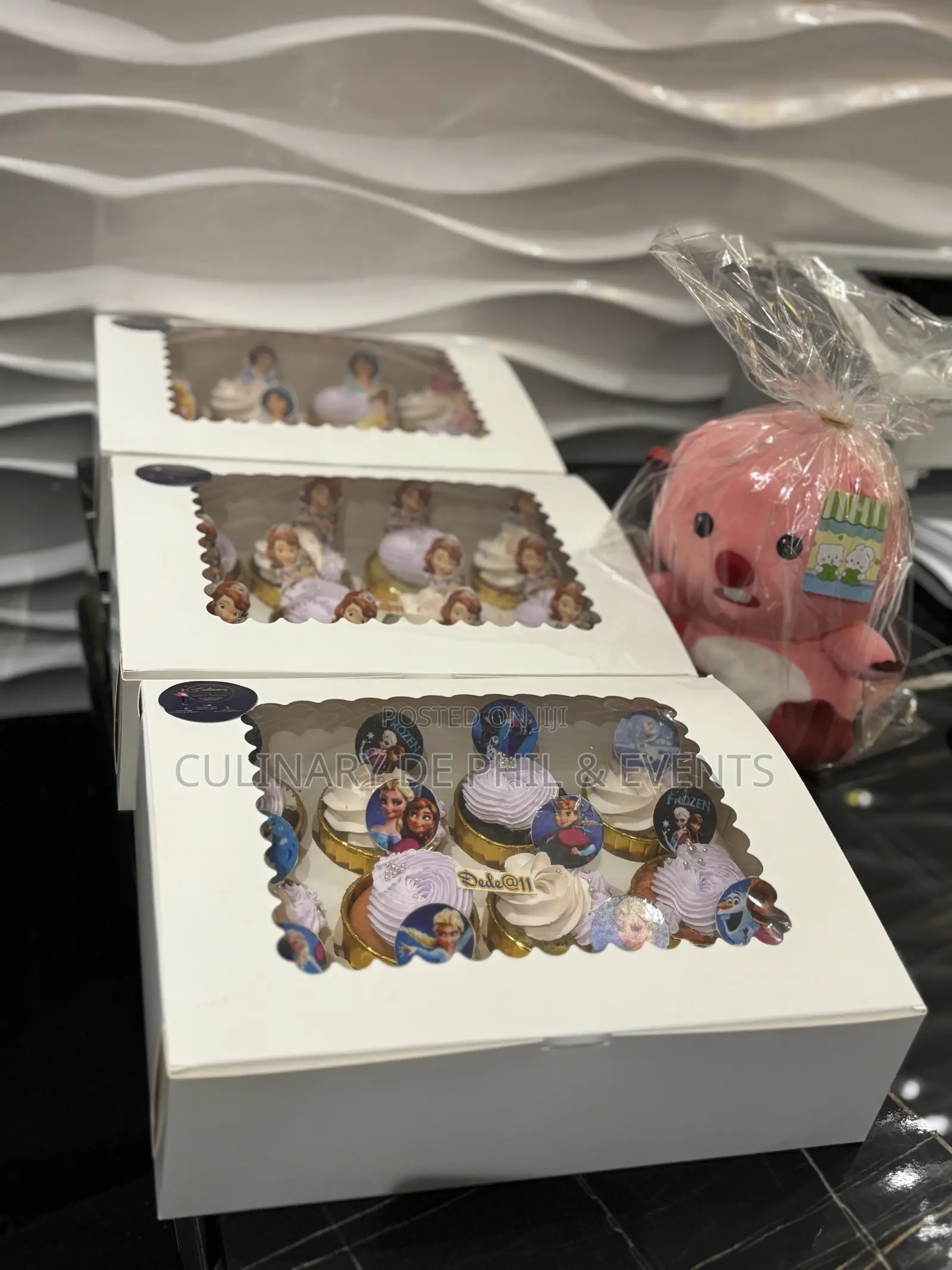 12pcs Cupcakes for 280cds