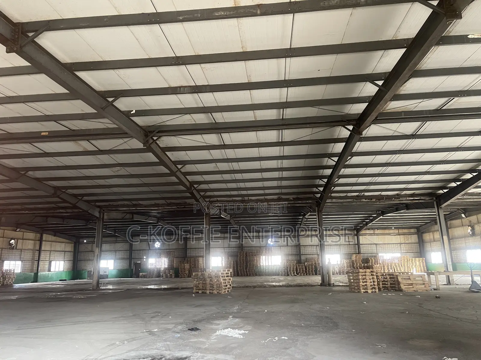1,200 SQM Warehouse at Tema for Rent