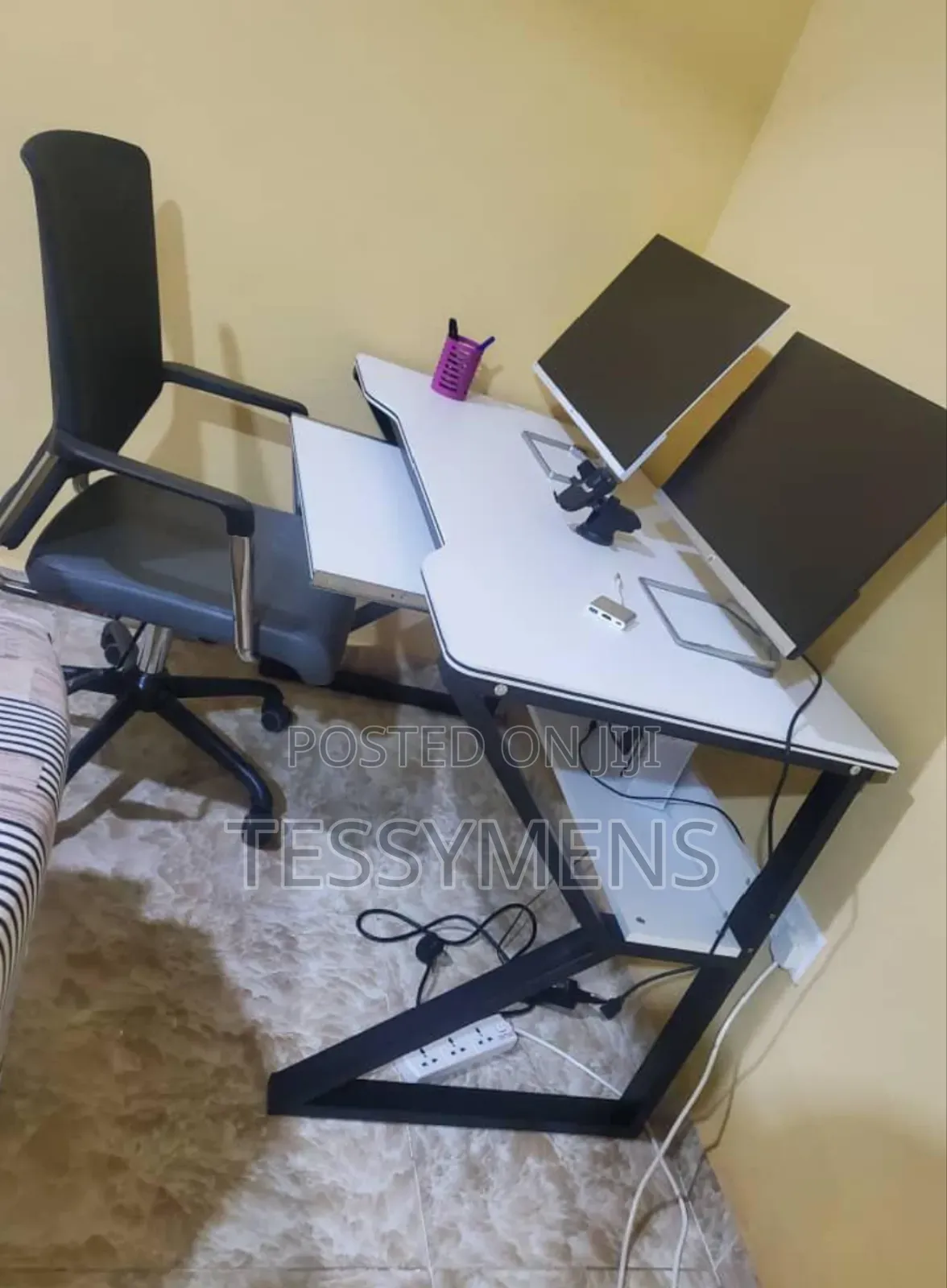 120 by 60 Cm Computer Desk/ Table