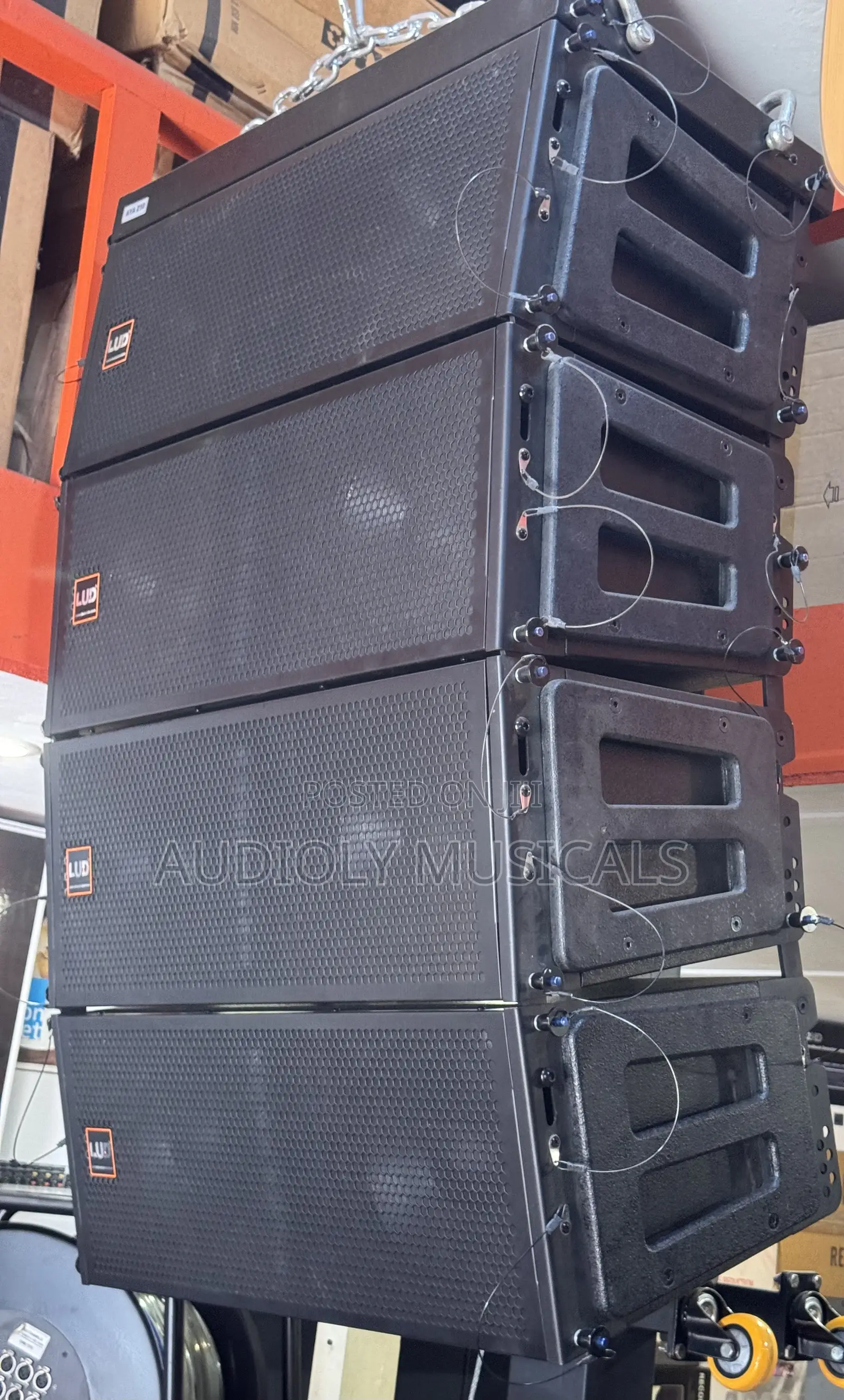 L U D 12- Inches Line Array Speakers