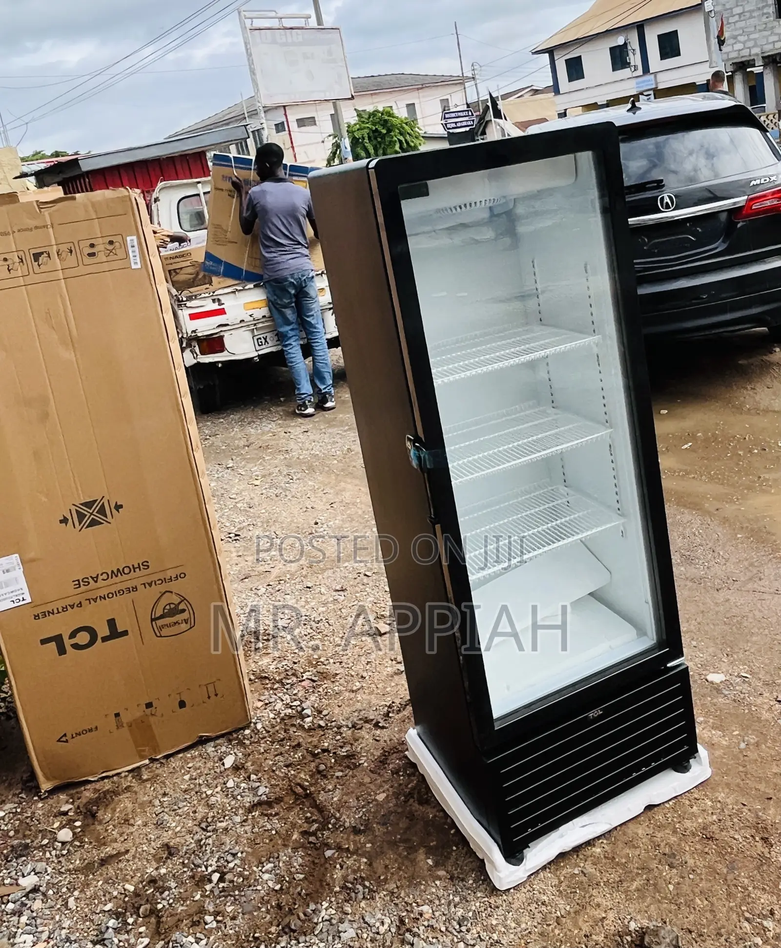 Energy Sufficient TCL F215cb 215l Display Fridge(Black)