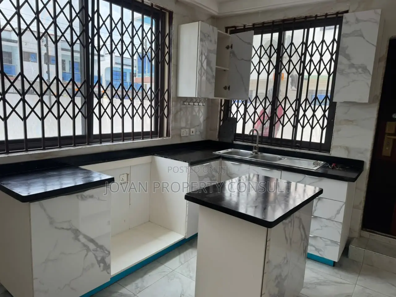 4bdrm House in Achimota Tantra Hill for sale