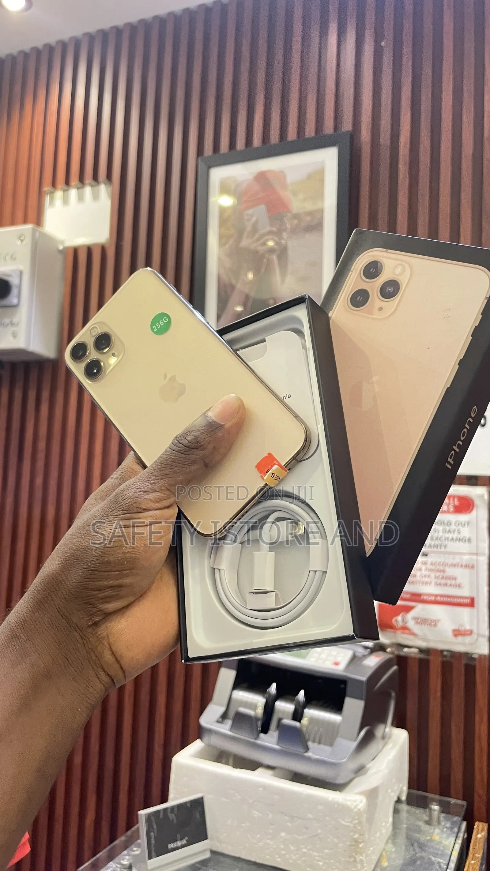 New Apple iPhone 11 Pro 256 GB Gold