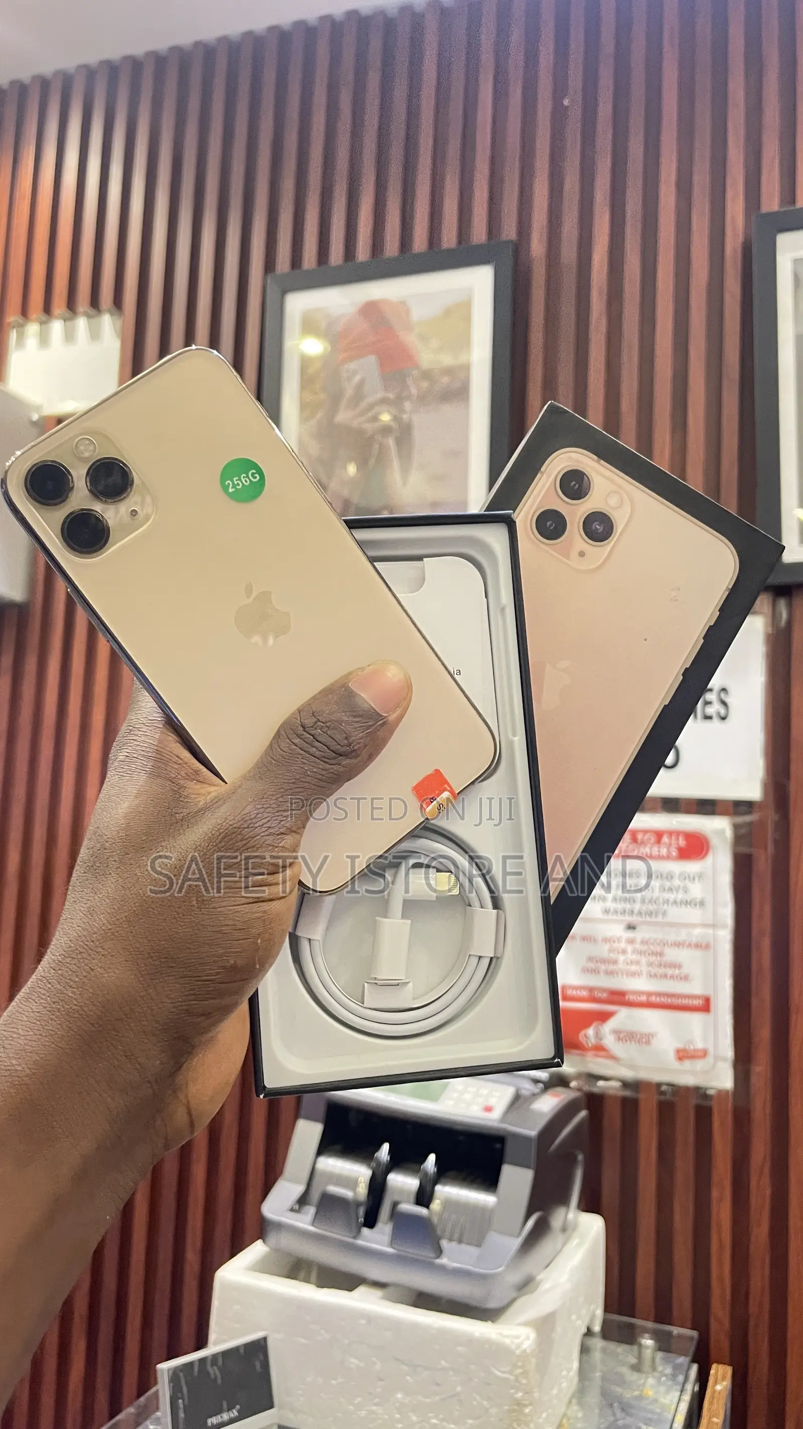 New Apple iPhone 11 Pro 256 GB Gold