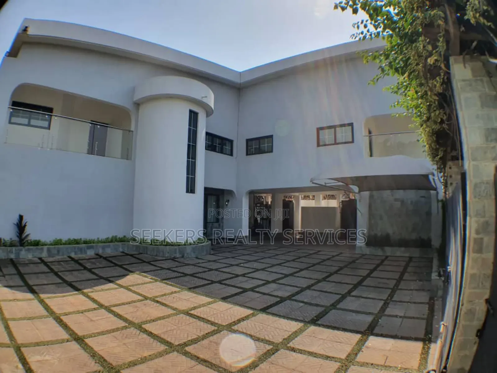 5bdrm Mansion in Seekers Realty, Abelemkpe for rent