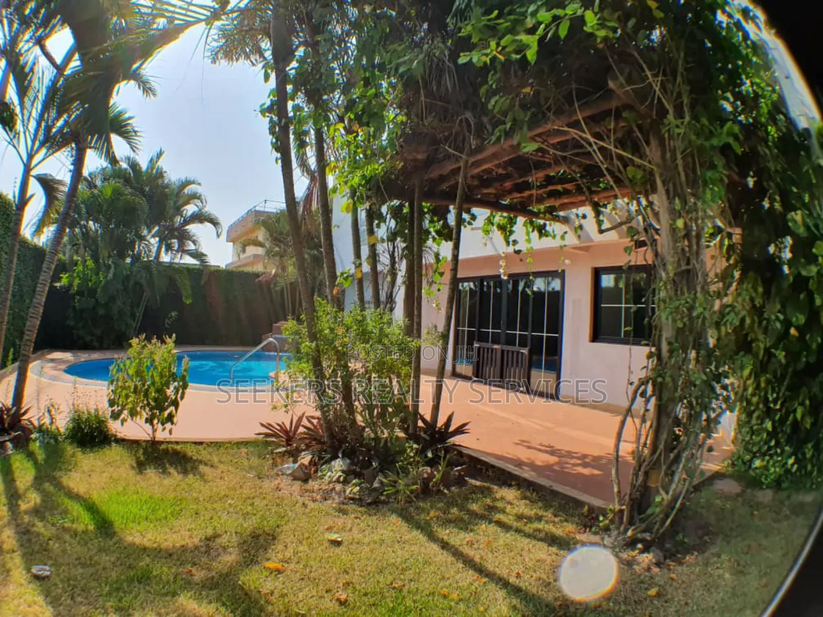 5bdrm Mansion in Seekers Realty, Abelemkpe for rent