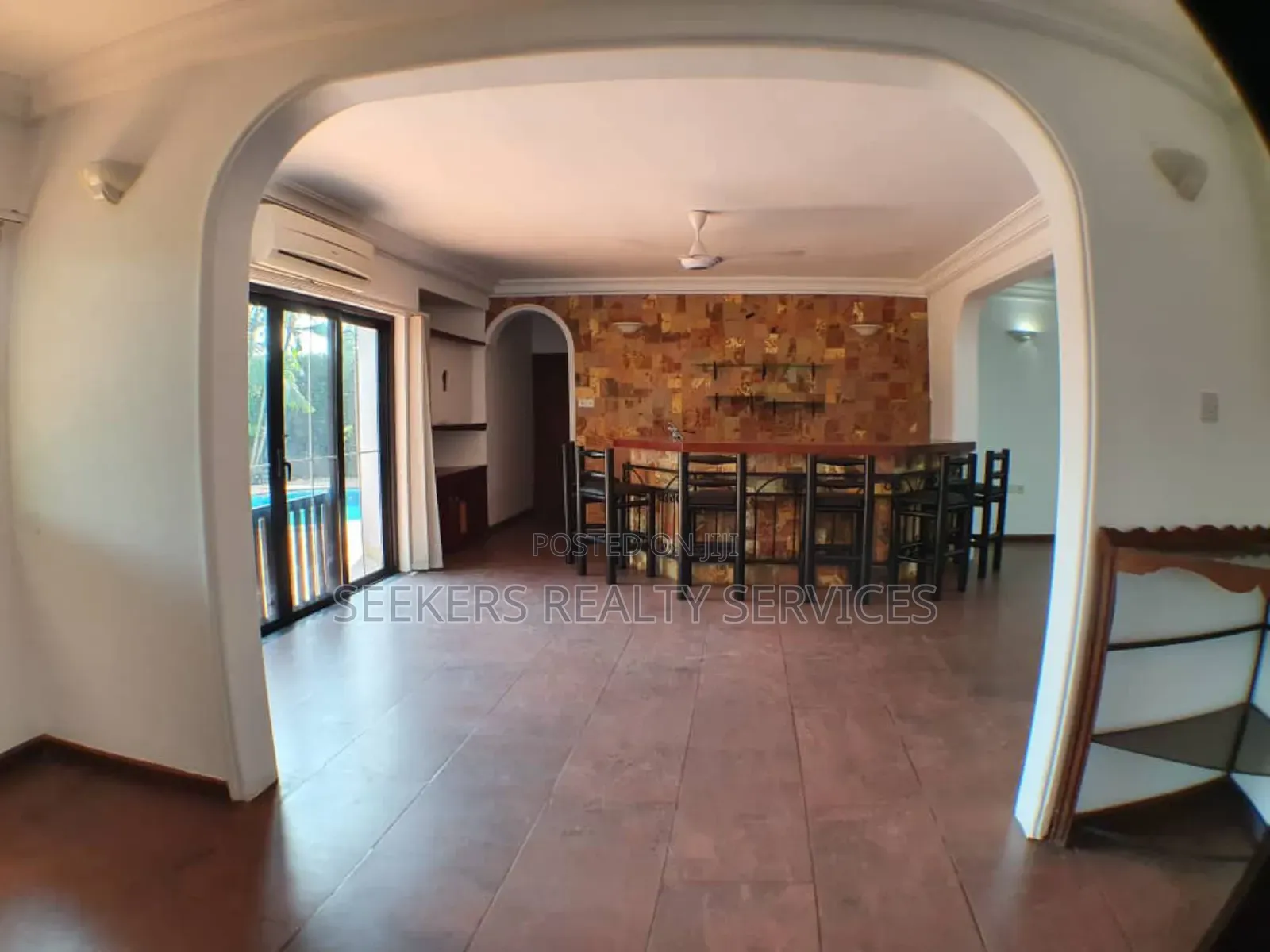 5bdrm Mansion in Seekers Realty, Abelemkpe for rent