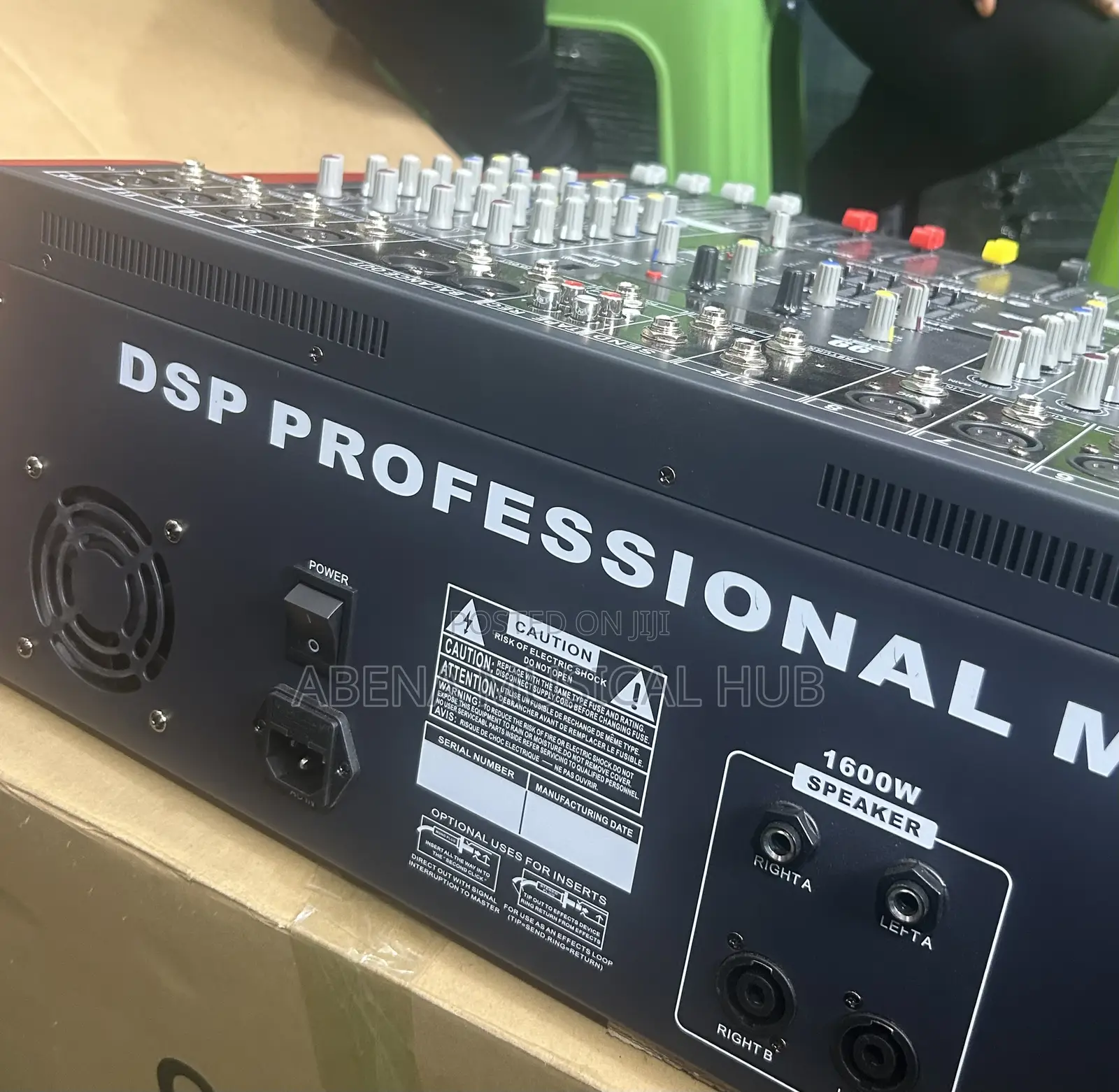 Yamaha Bix 12channel Powered Mixer