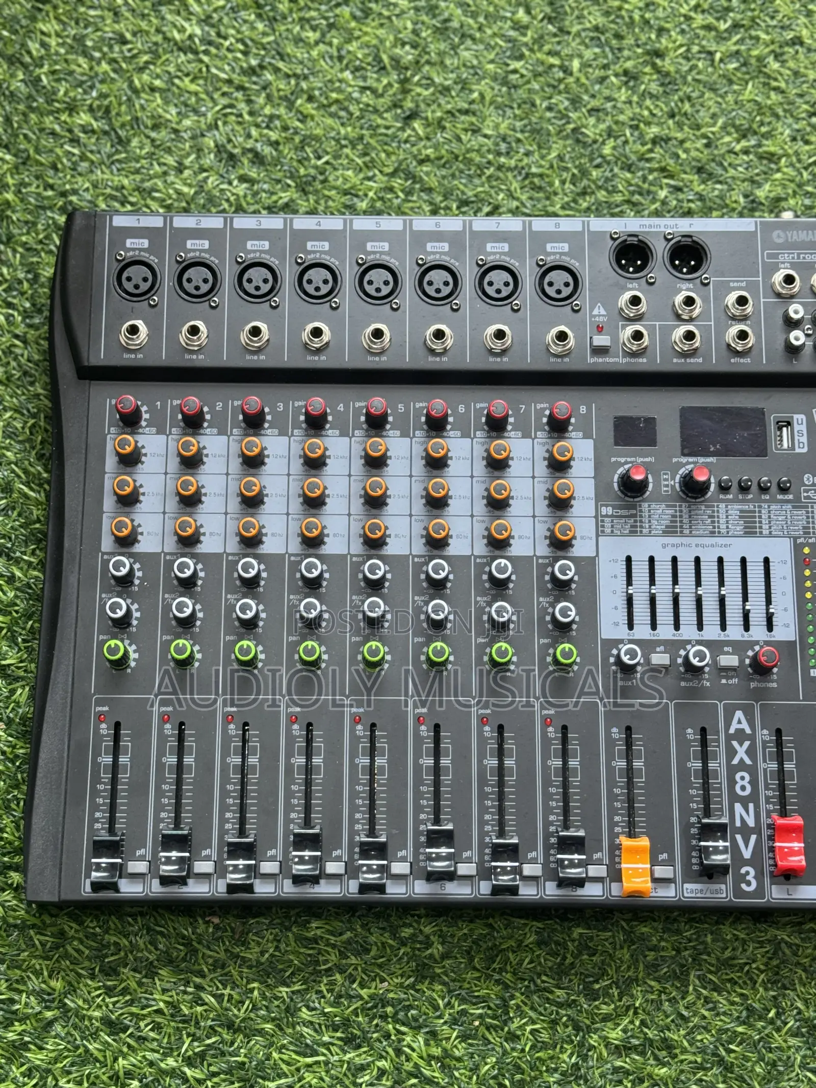 Yamaha Axt8nv3 8-Channel Mixer With Bluetooth and Soundcard