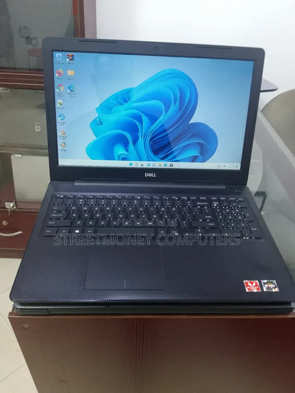 Laptop Dell Inspiron 15 8GB AMD Ryzen 3 SSD 256GB