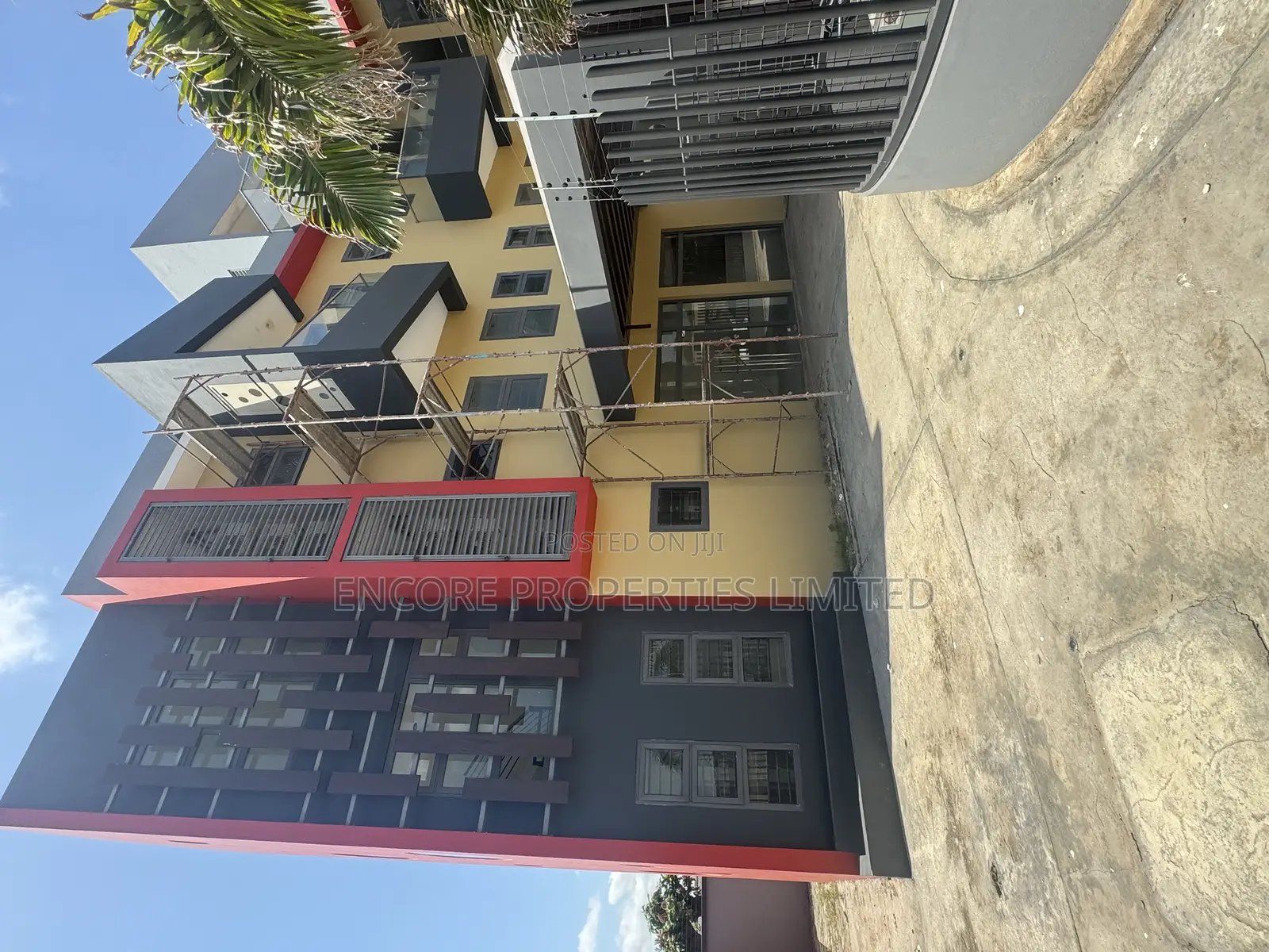 Ultra Modern 22 1and 2 Bedroom Apartments With Restaurant