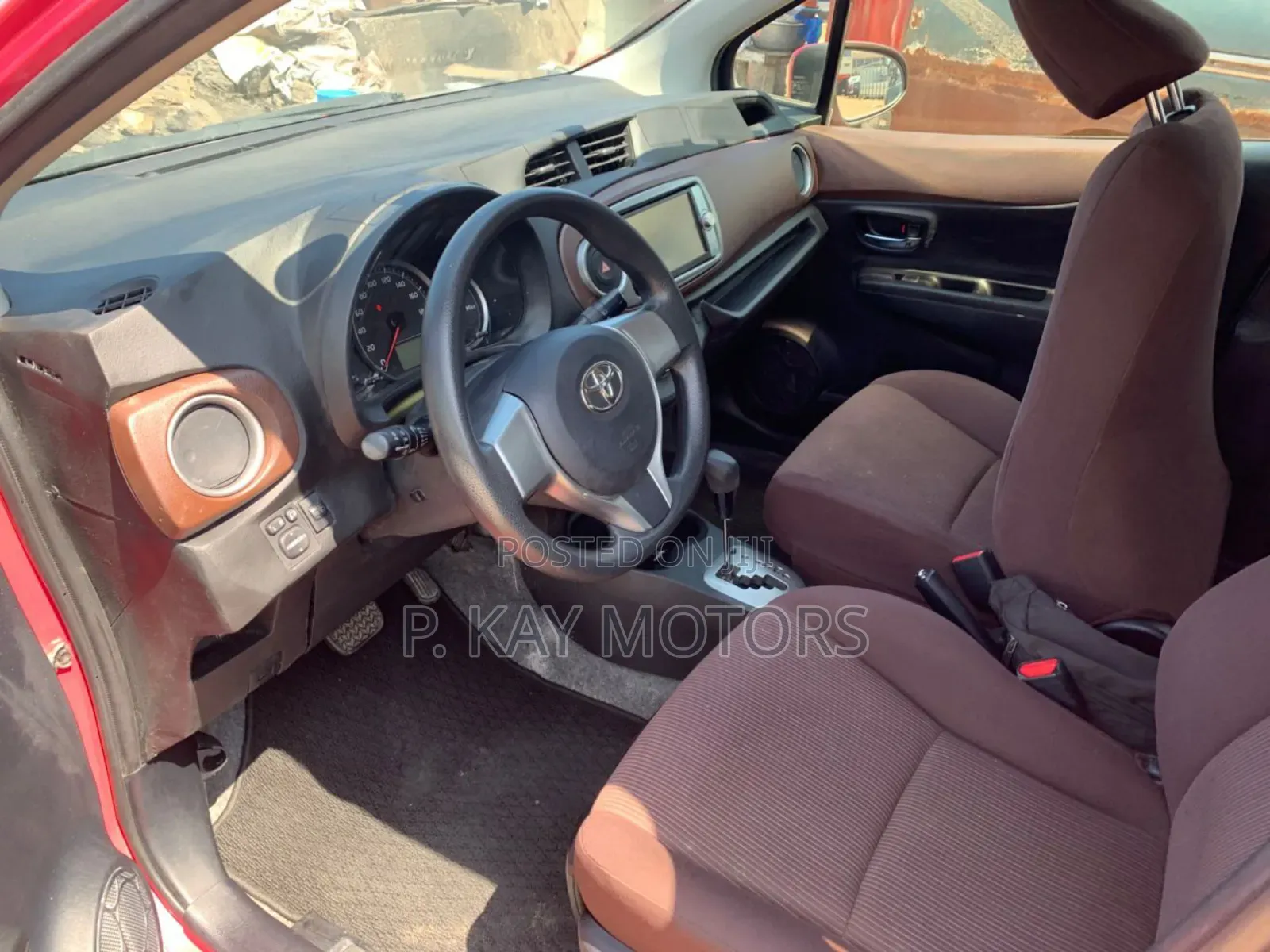Toyota Vitz 1.3 AWD 3dr 2012 Pink
