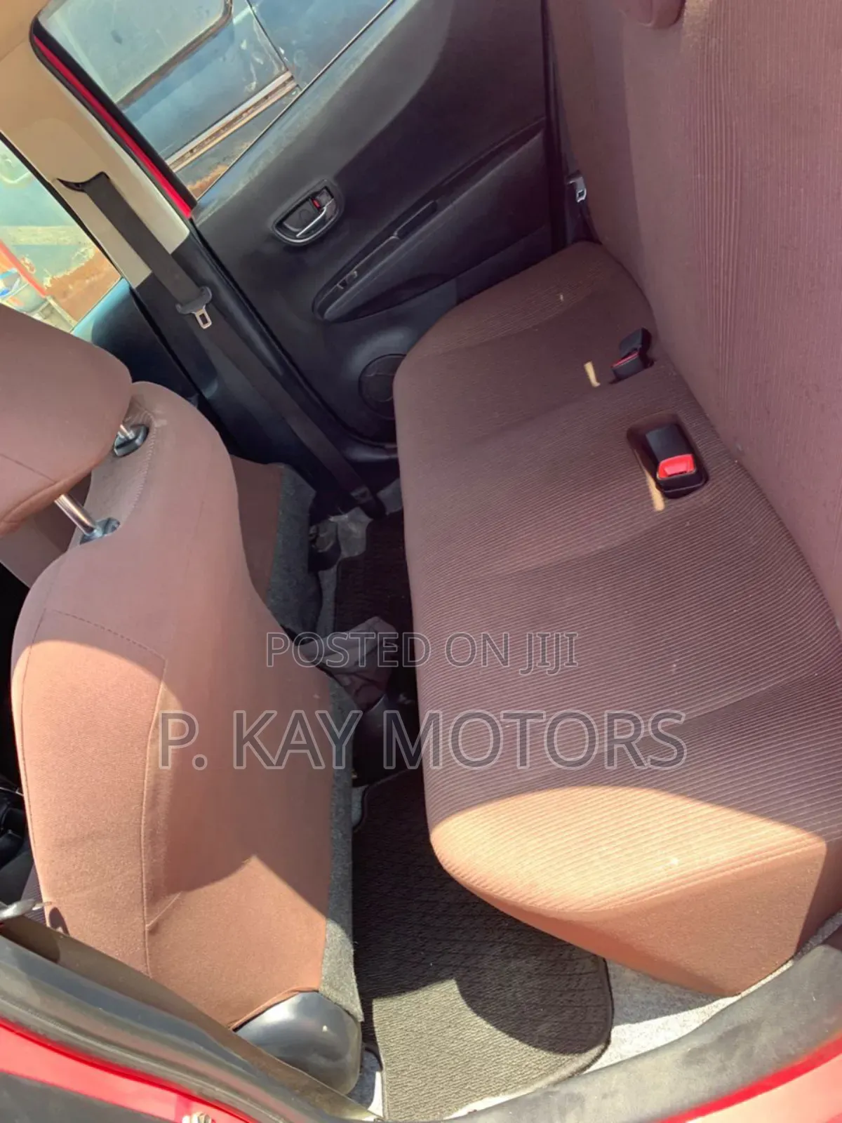 Toyota Vitz 1.3 AWD 3dr 2012 Pink