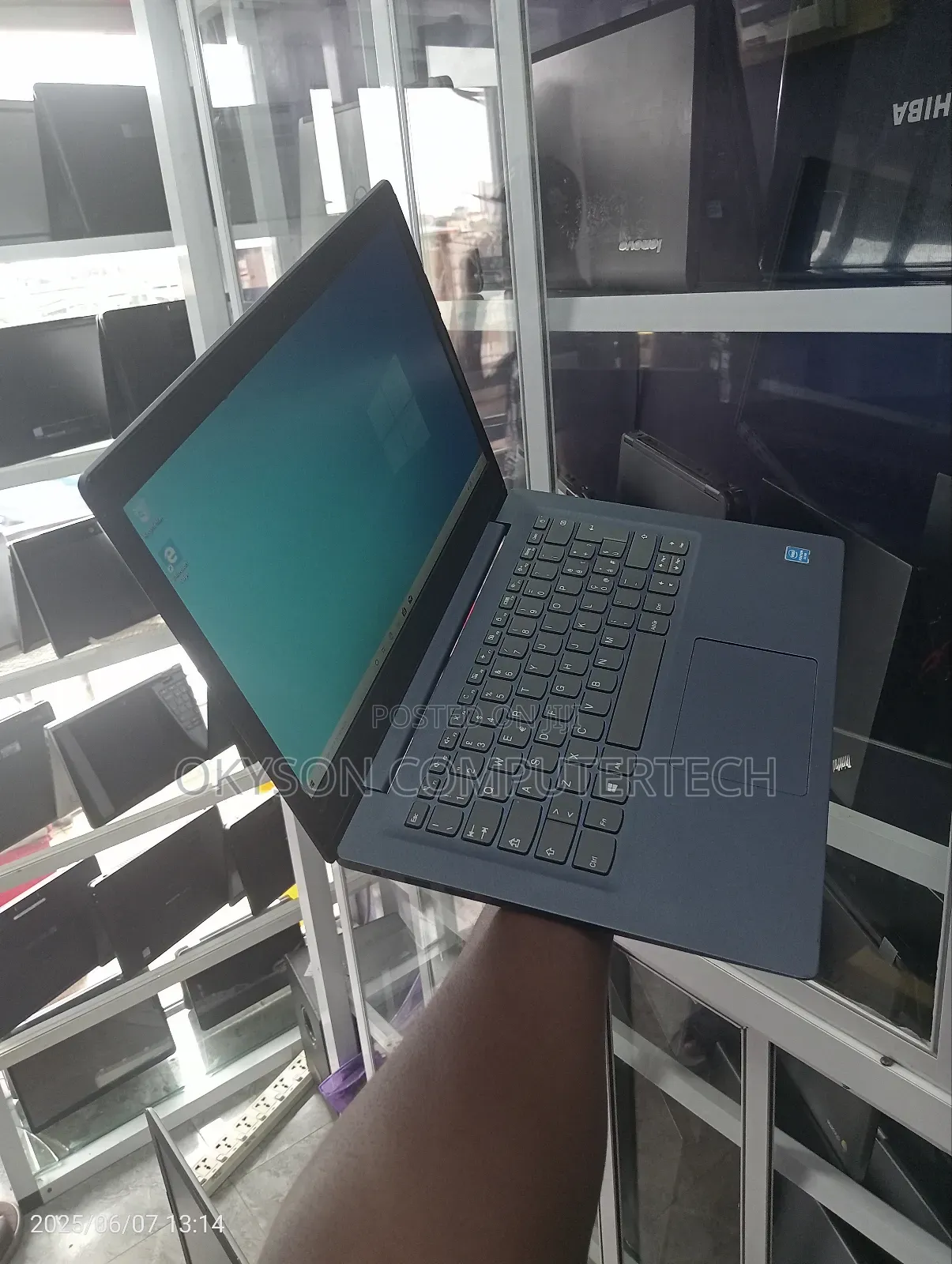 Laptop Lenovo 4GB Intel SSD 128GB