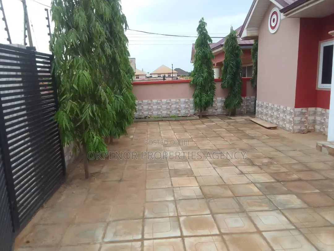 2bdrm House in Com25, Tema Metropolitan for sale