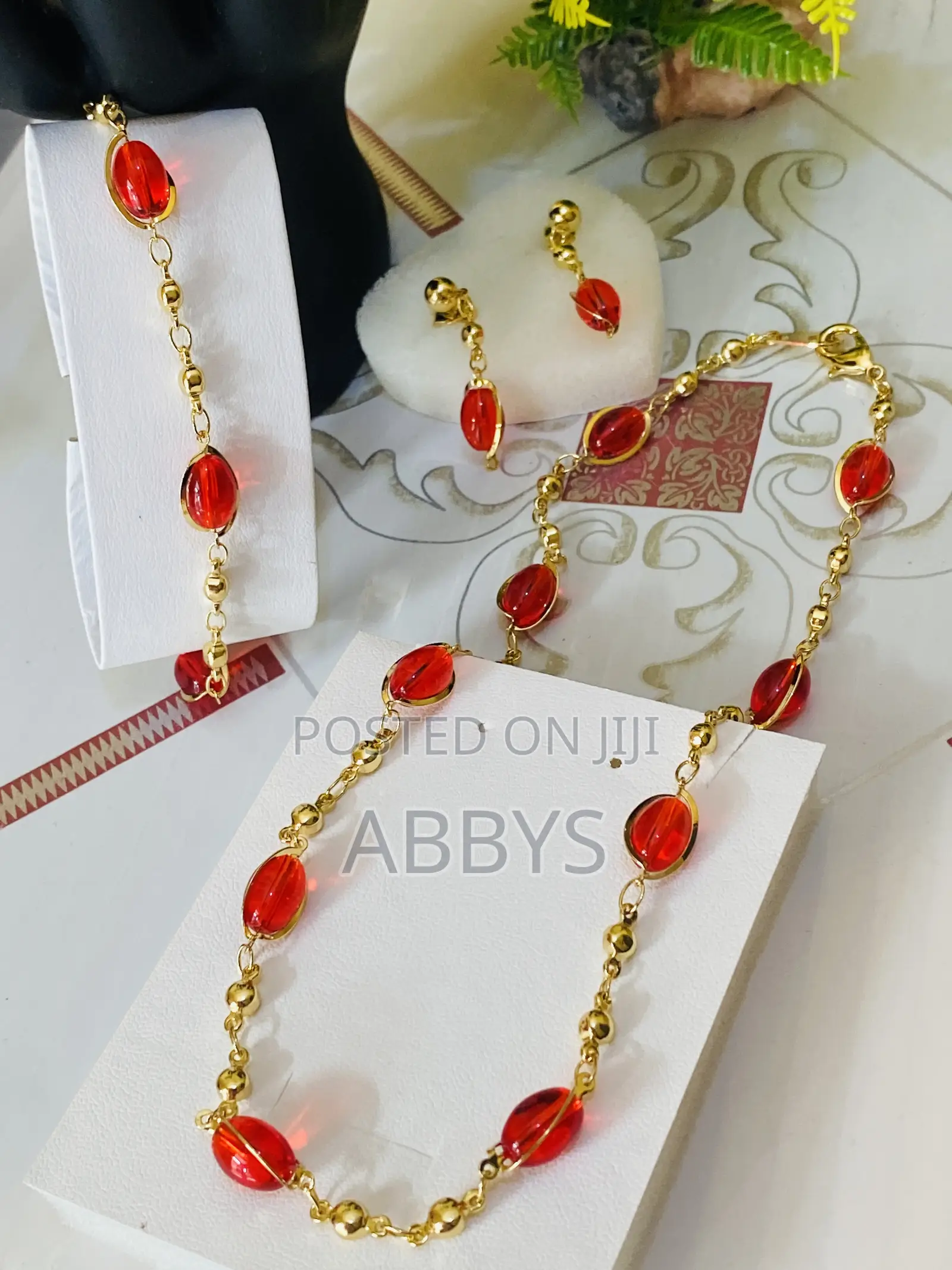 Quality and Beautiful Necklace,Earrings Bracelet