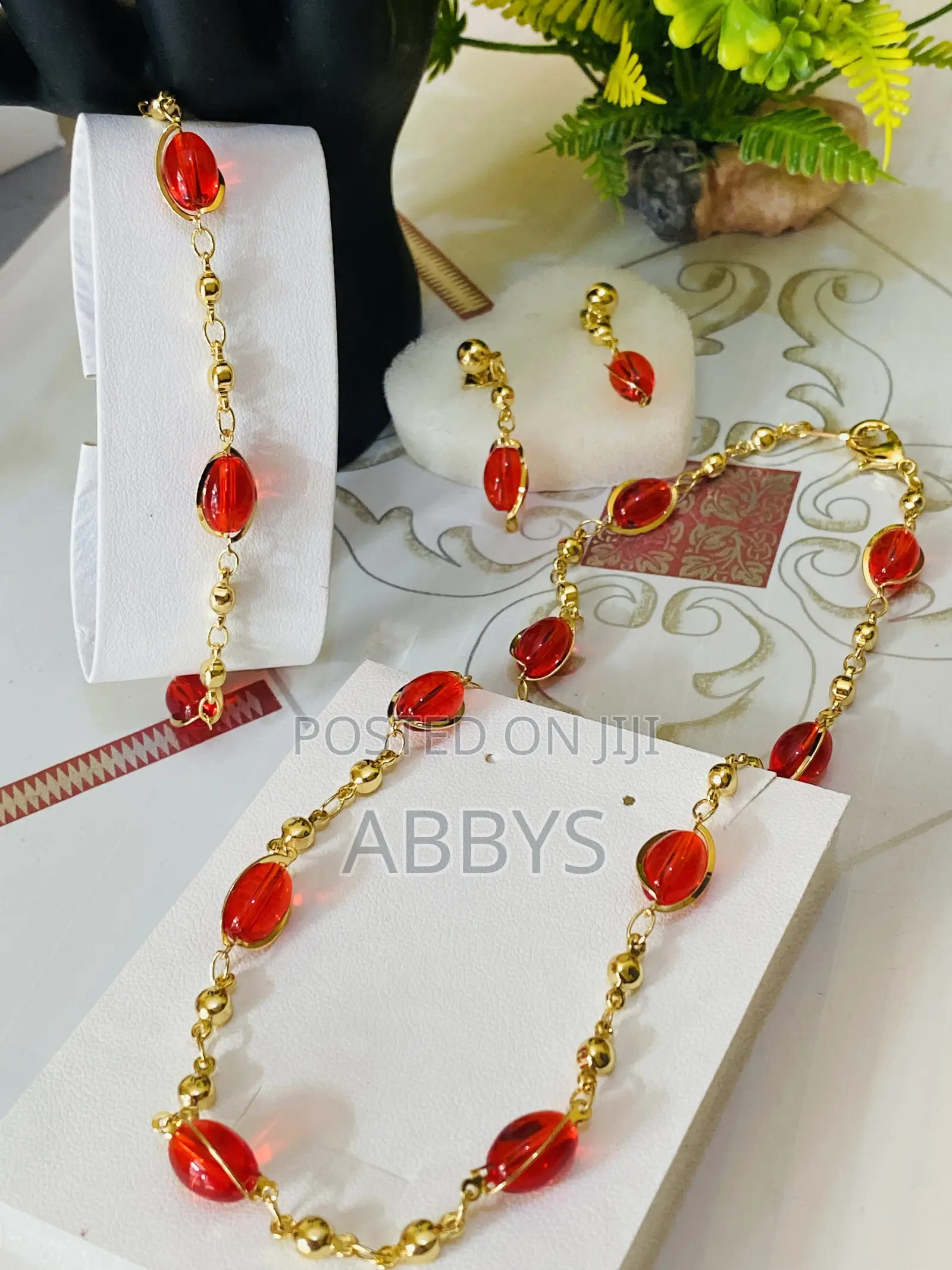 Quality and Beautiful Necklace,Earrings Bracelet