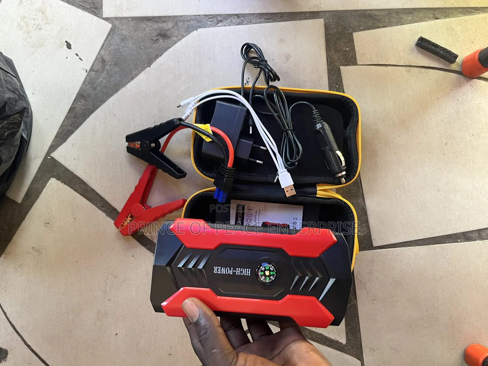 12 Volts Battery Jumper or Starter