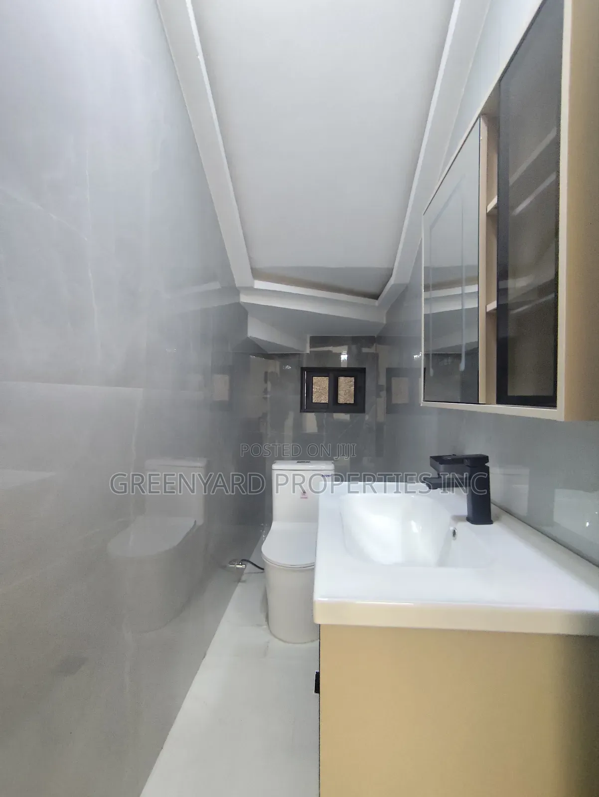 5bdrm House in East Legon for rent