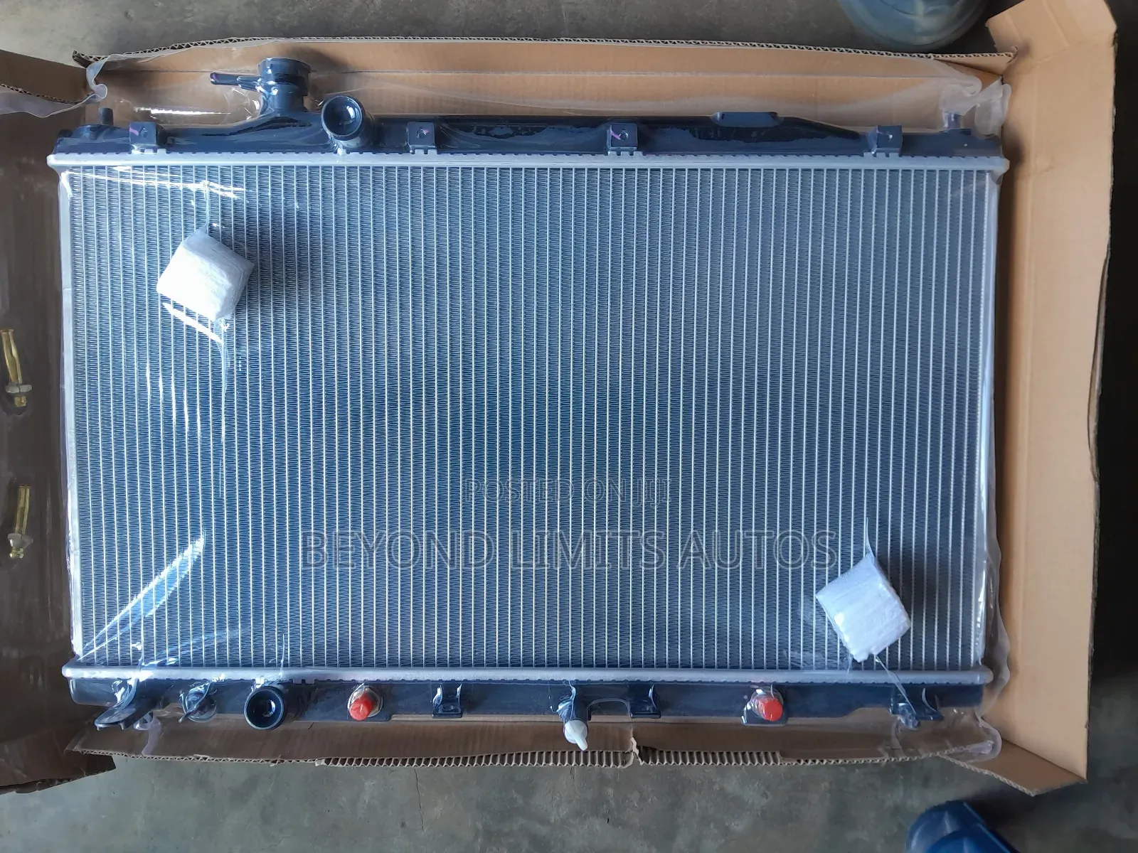 Honda CRV 2007,2008,2009,2010,2011 Radiator/Water Tank