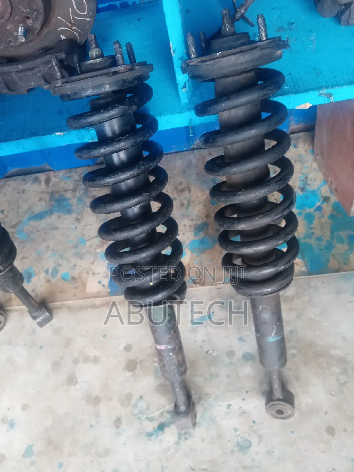 Front Shock Tundra, Sequoia, Landcruser 2010 ,2012, 2015,