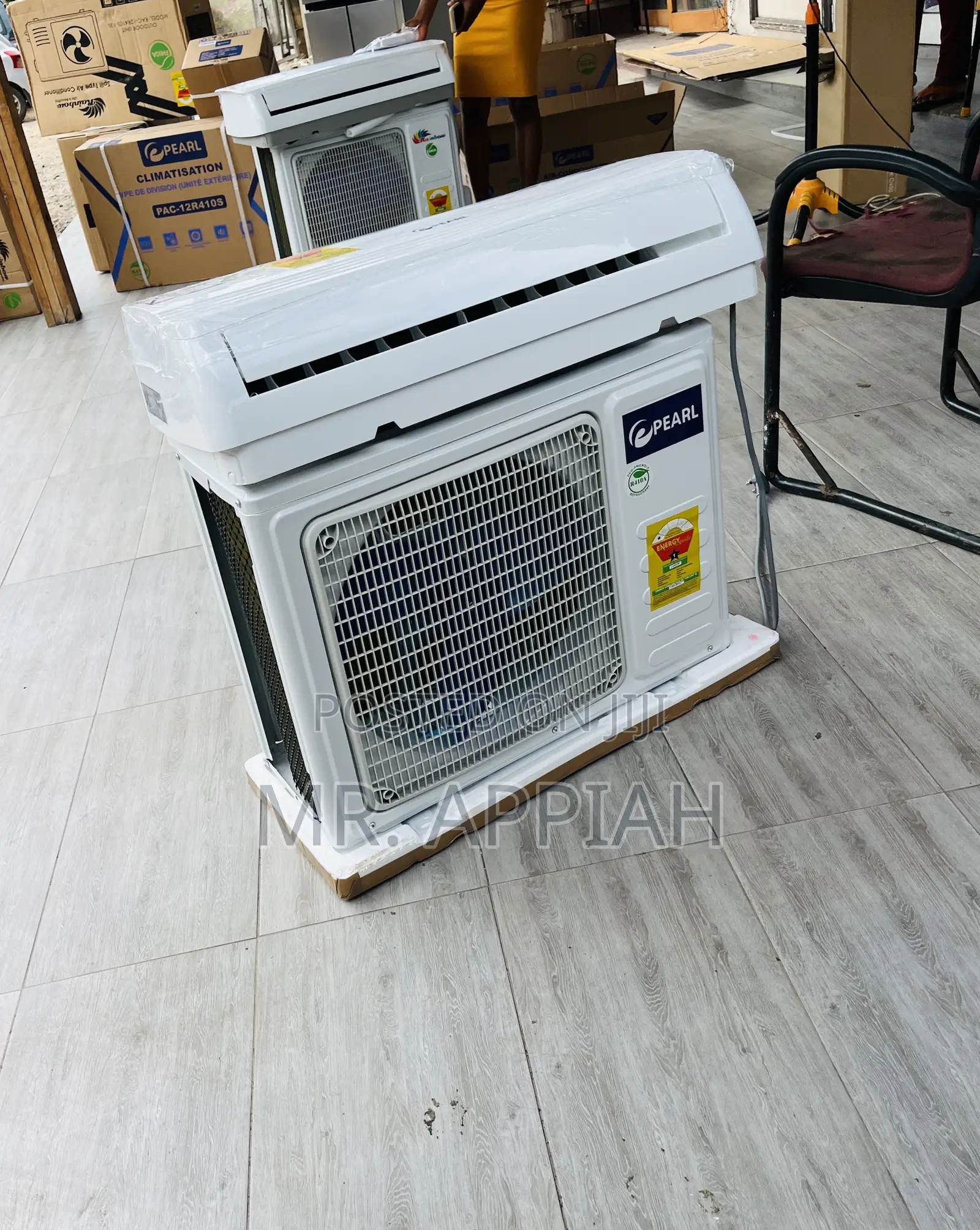 Beautiful Made R410 Gas Pearl 1.5hp Air Conditioner.
