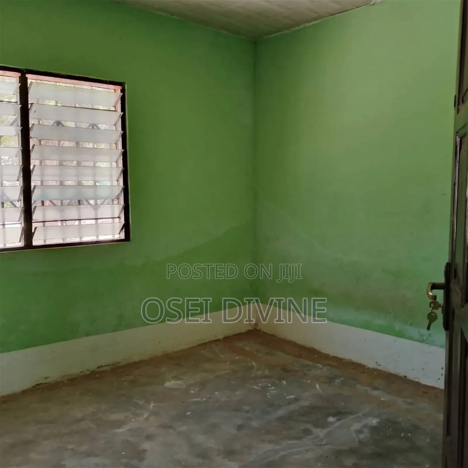 Nice Chamber and Hall With Porch