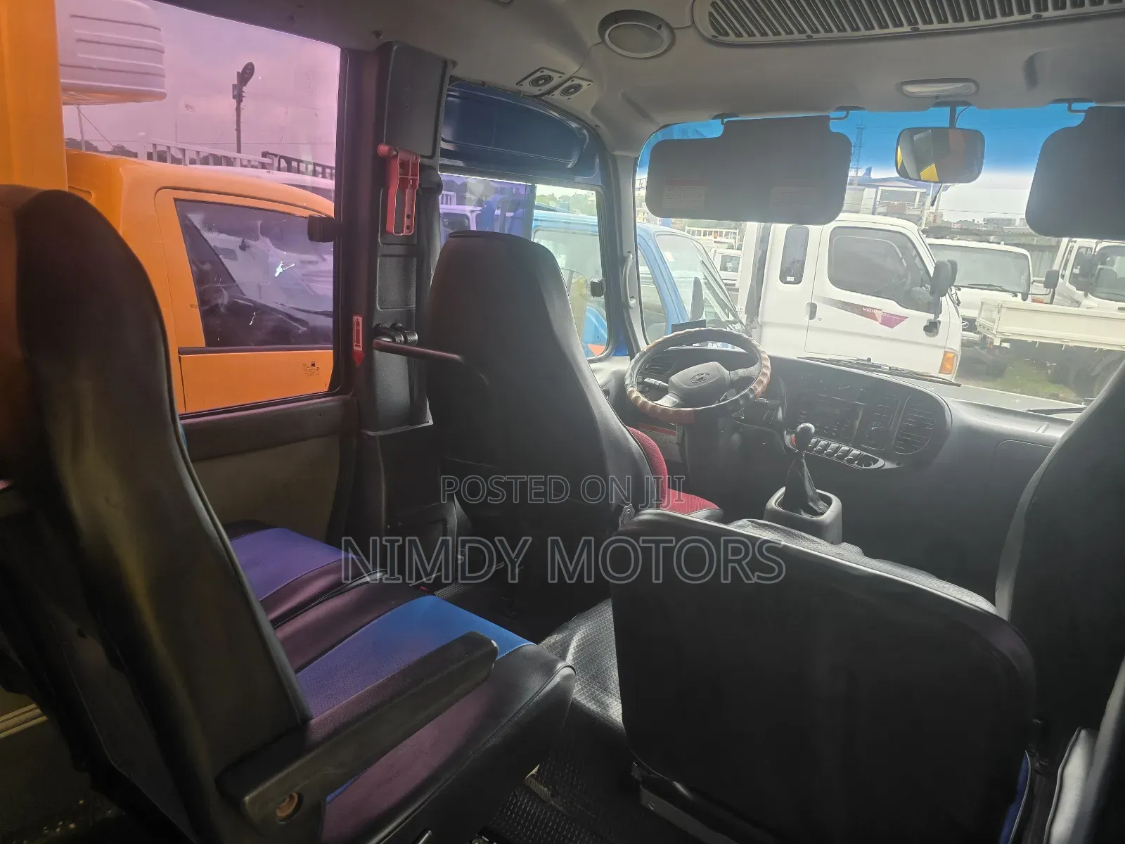 Hyundai County 2014 Blue