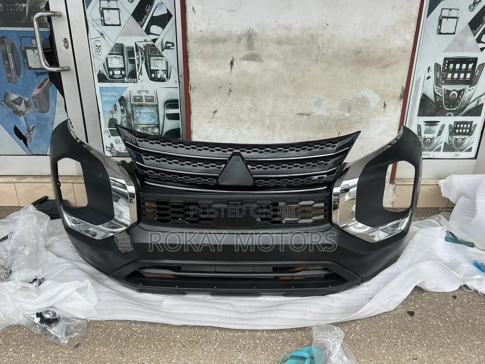Outlander 2022,2023,2024 Front Bumper Complete