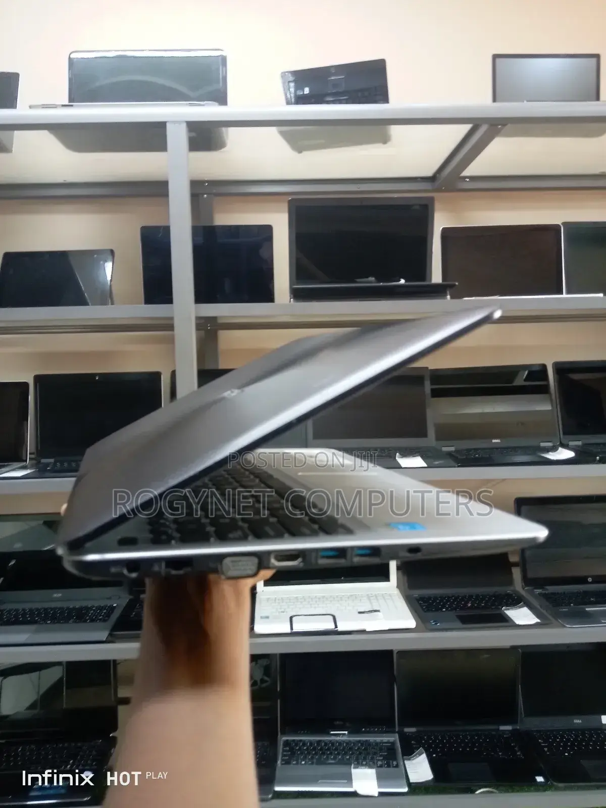 Laptop Asus X555LA 8GB Intel HDD 500GB