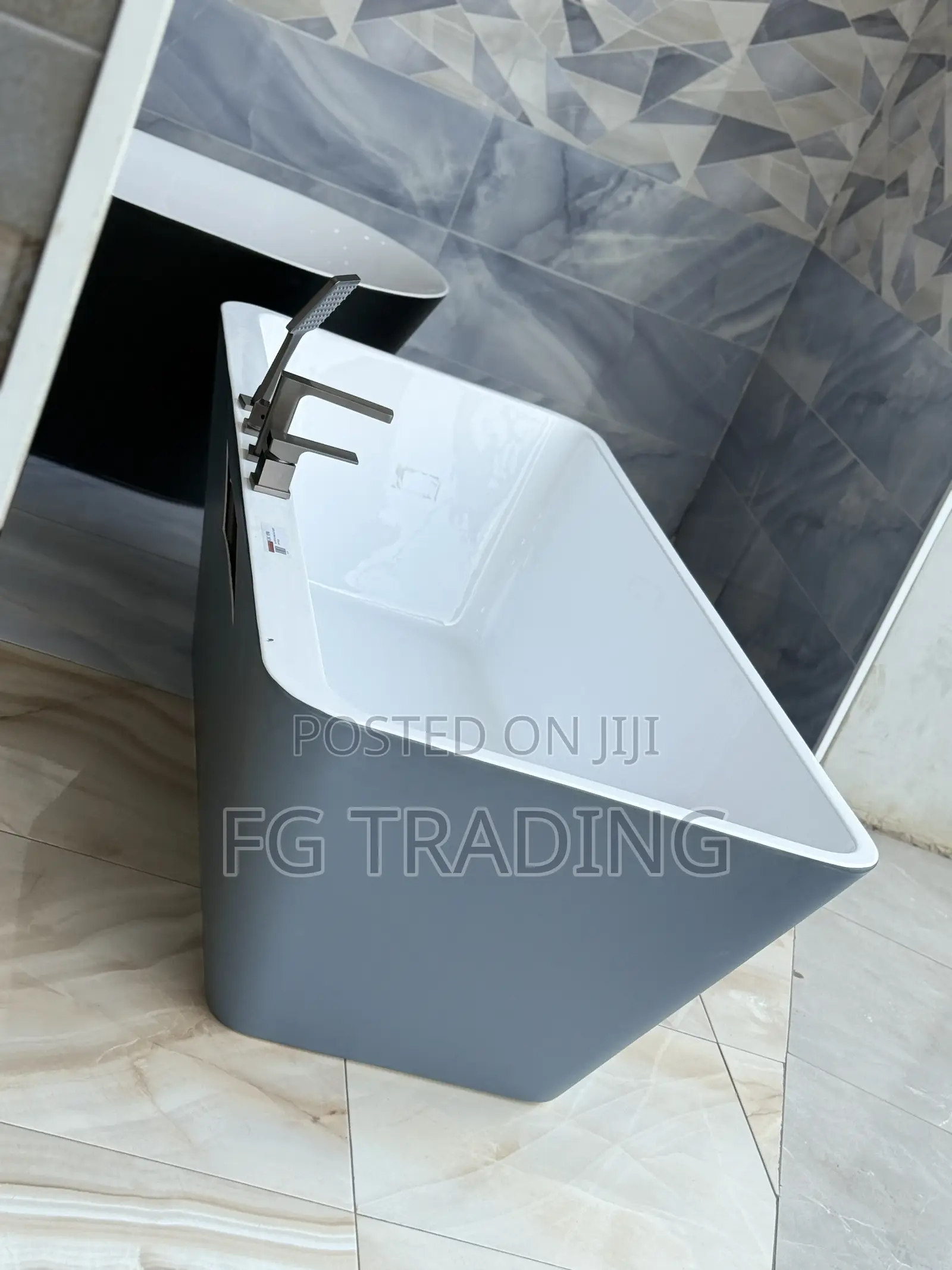 Jacuzzi Bathtub _ Matte Grey Bathtub