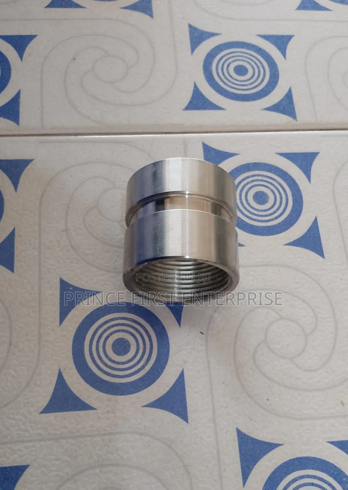 Vessel Locker Inside Thread