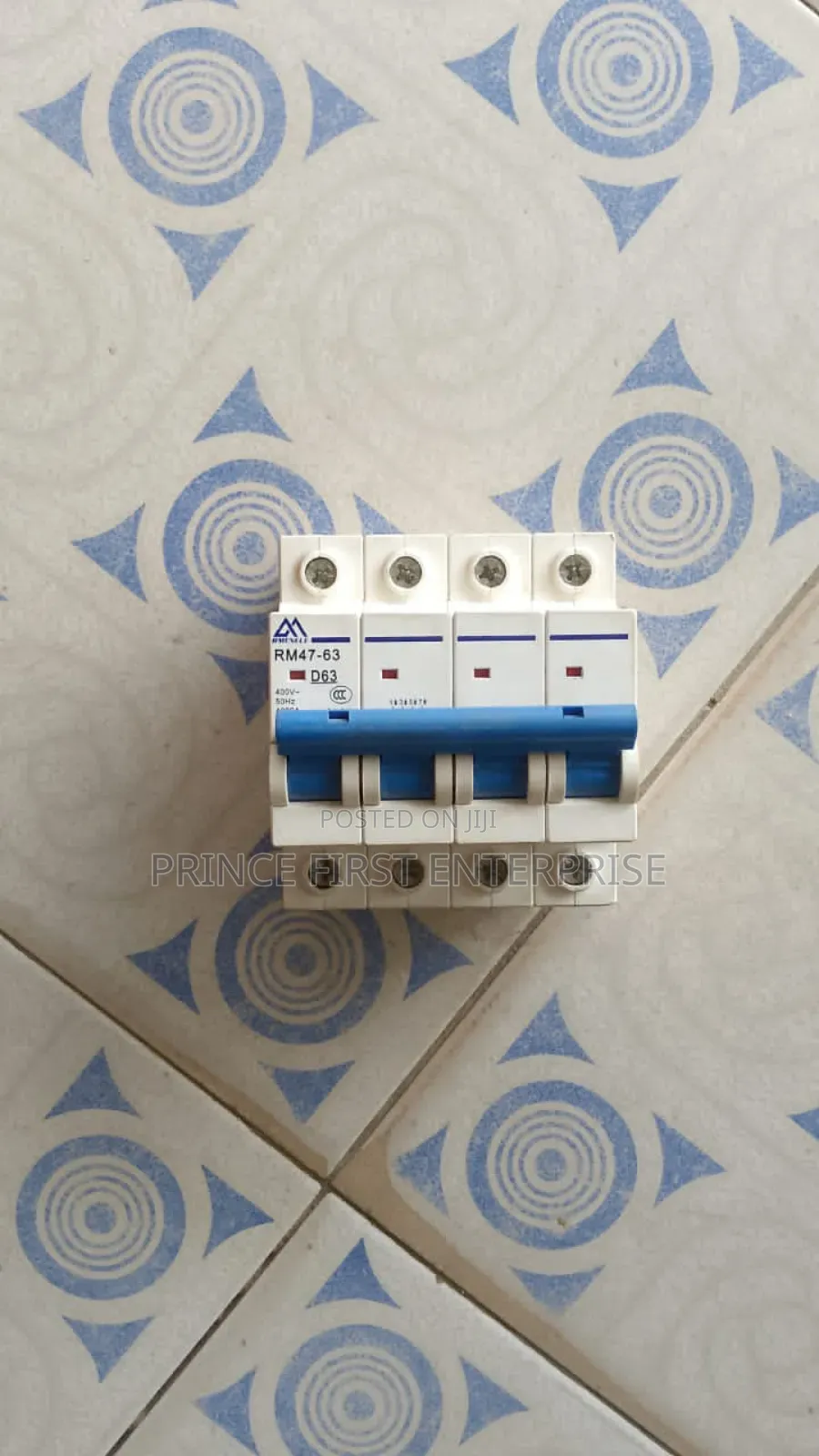 Breaker 4 Poles (Small) 63 Arms