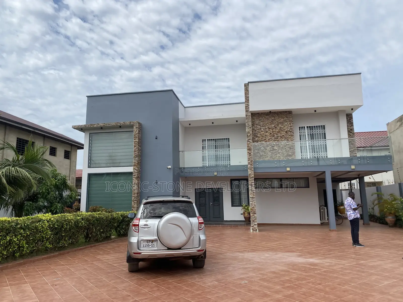Furnished 4bdrm House in Lakeside for sale