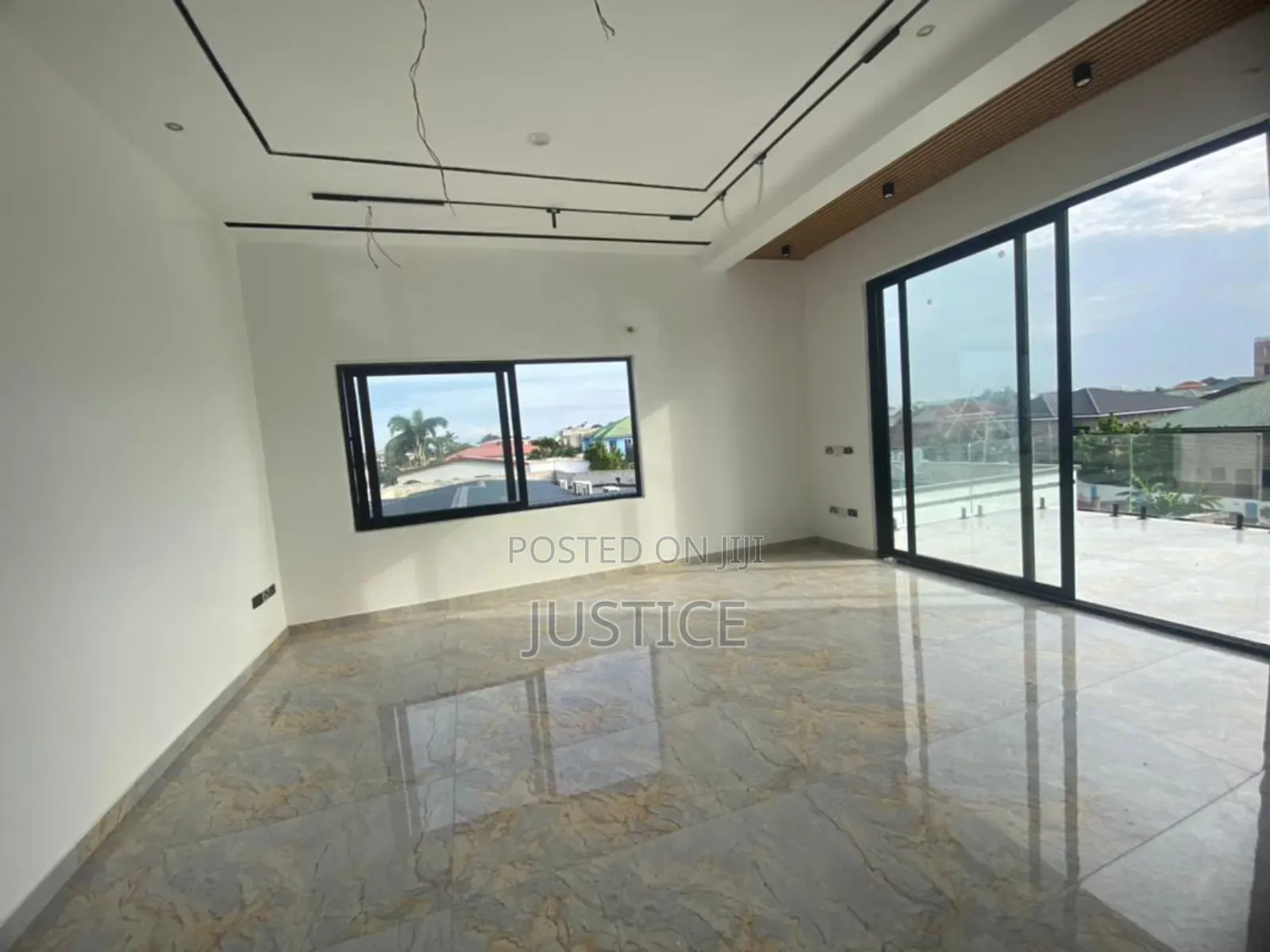 4bdrm Duplex in East Legon, American House for sale