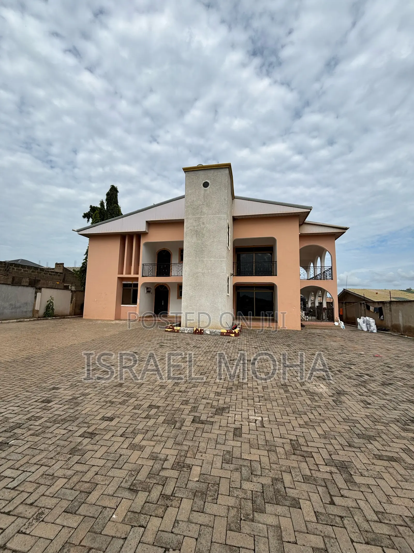 4bdrm Apartment in Adenta Ashiyie for rent