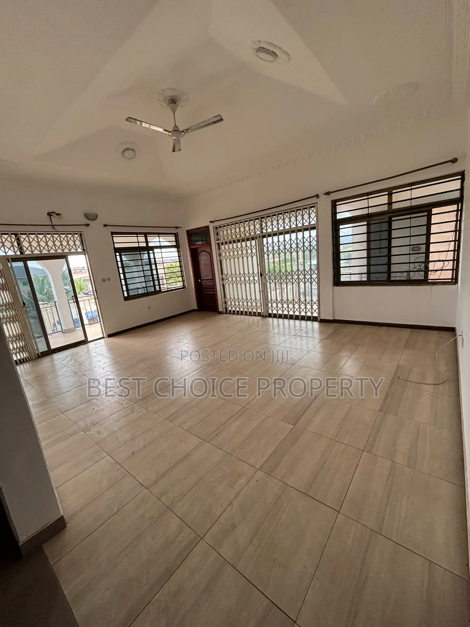 4bdrm Apartment in Adenta Ashiyie for rent