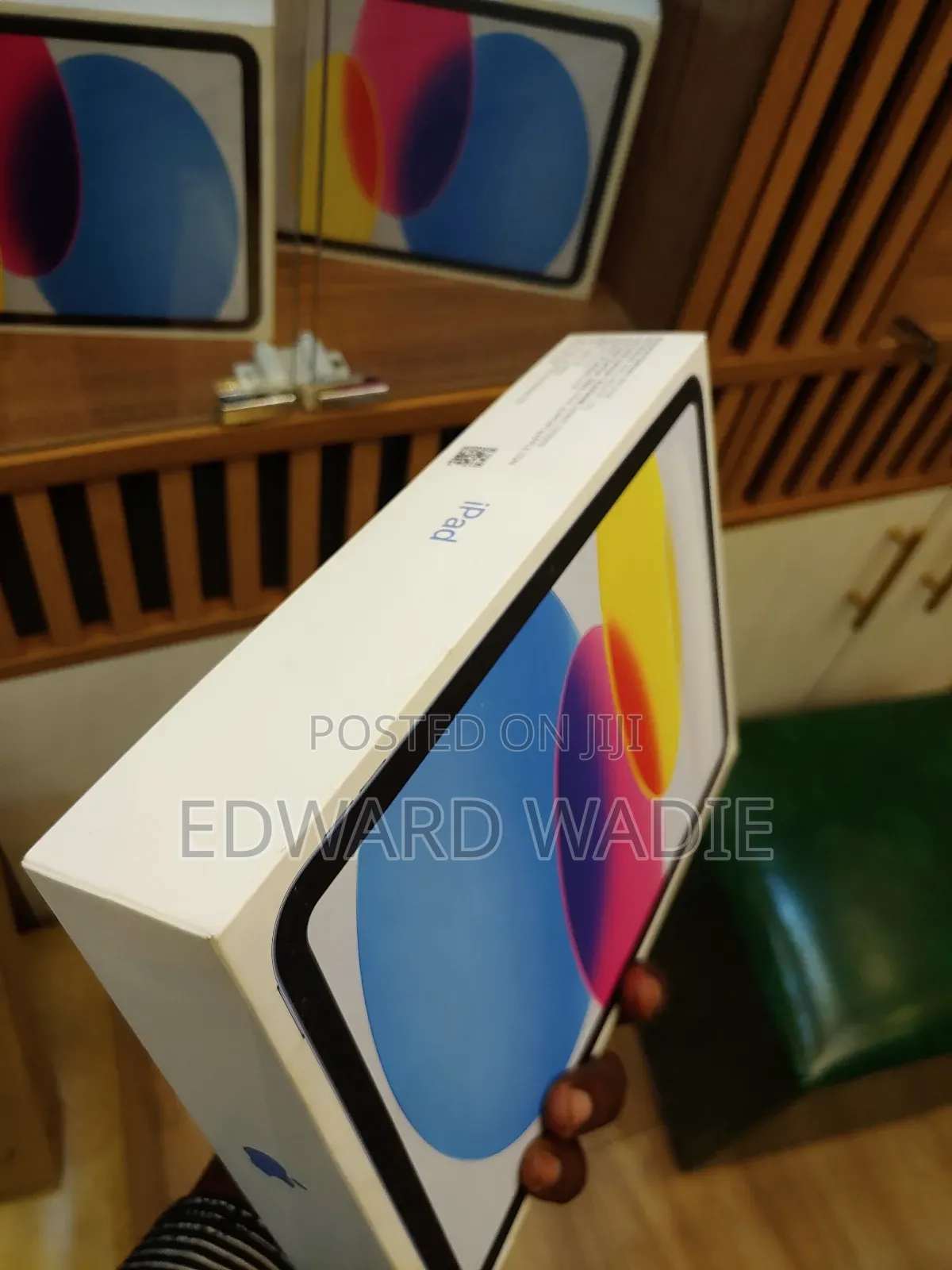 New Apple iPad 10.2 (2020) Wi-Fi 64 GB Black
