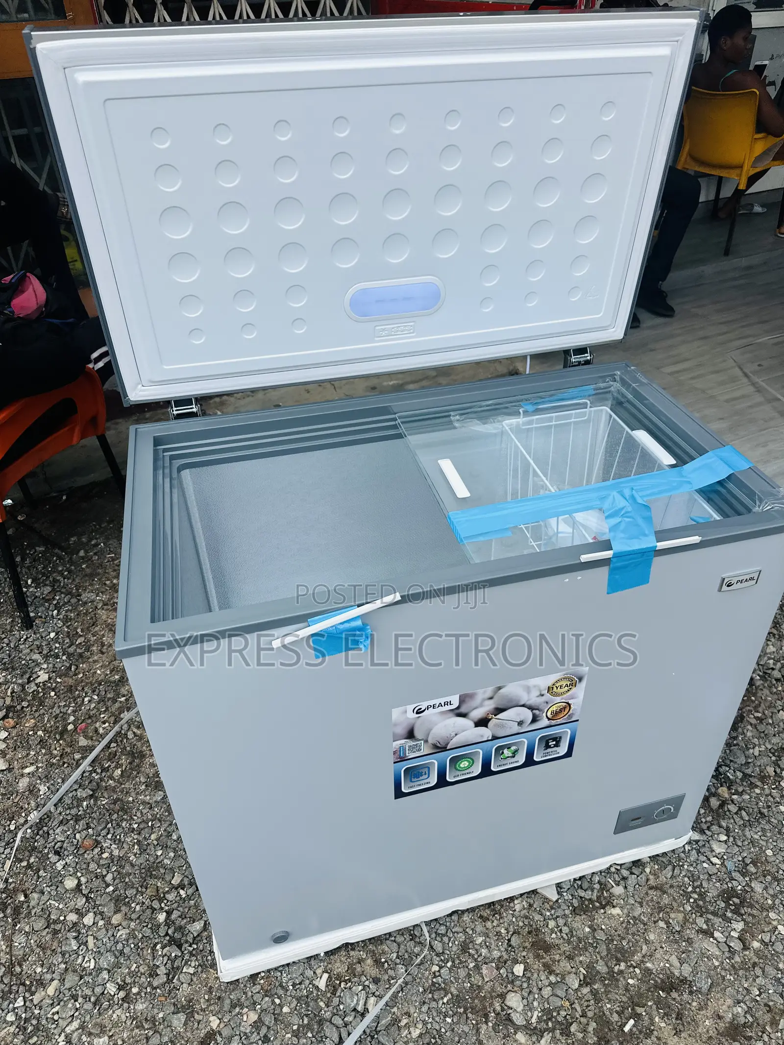 Sliding Glass Door Chest Freezer 200l Pearl PCF-2350-1a