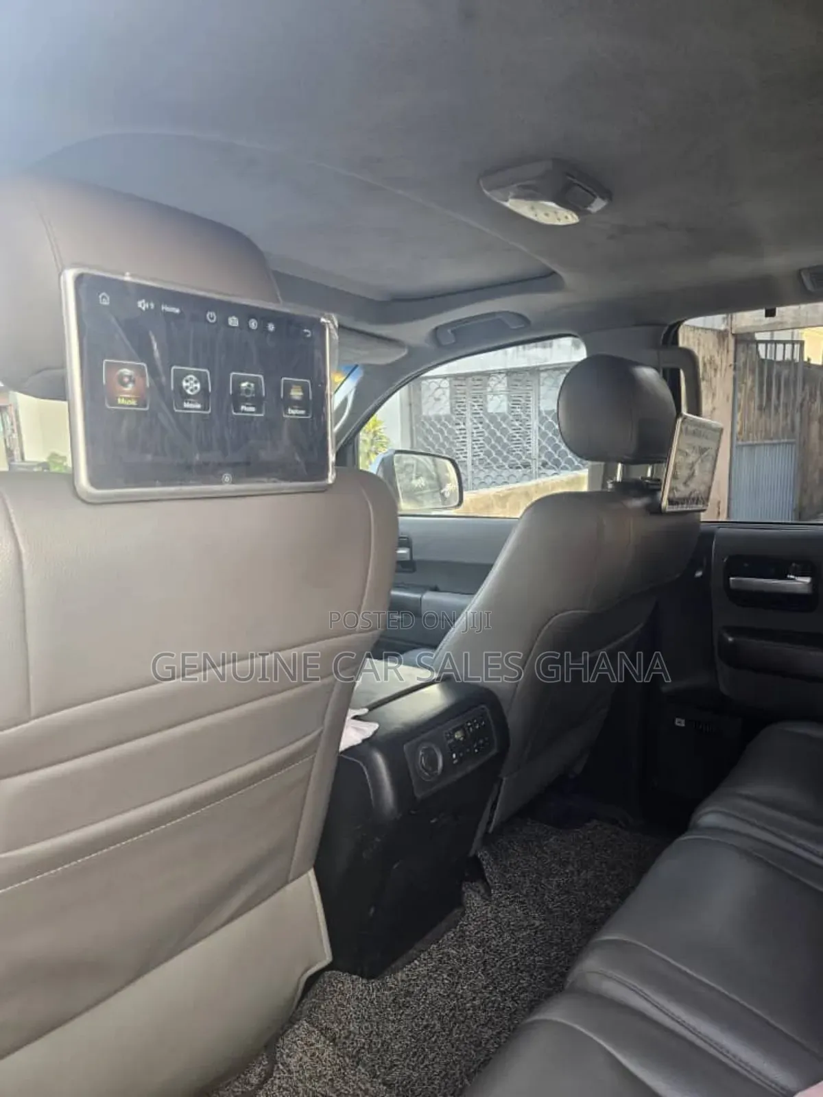 Toyota Sequoia Platinum 4dr SUV 4WD (5.7L 8cyl 6A) 2013 Beige
