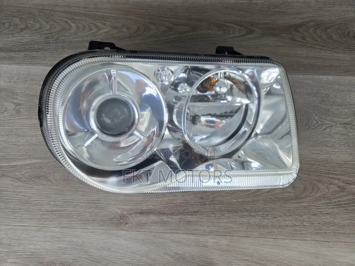 Chrysler 300 Headlight 2005,2006,2007,2008,2009,2010,2011