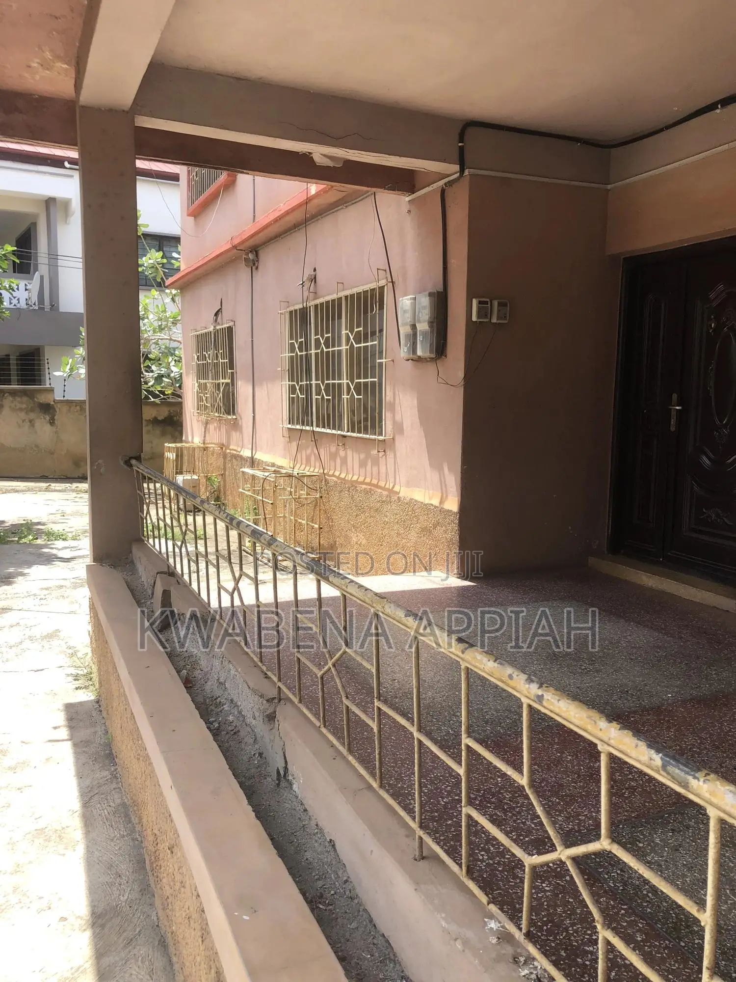 10bdrm House in Mark Estate At, Kumasi Metropolitan for sale
