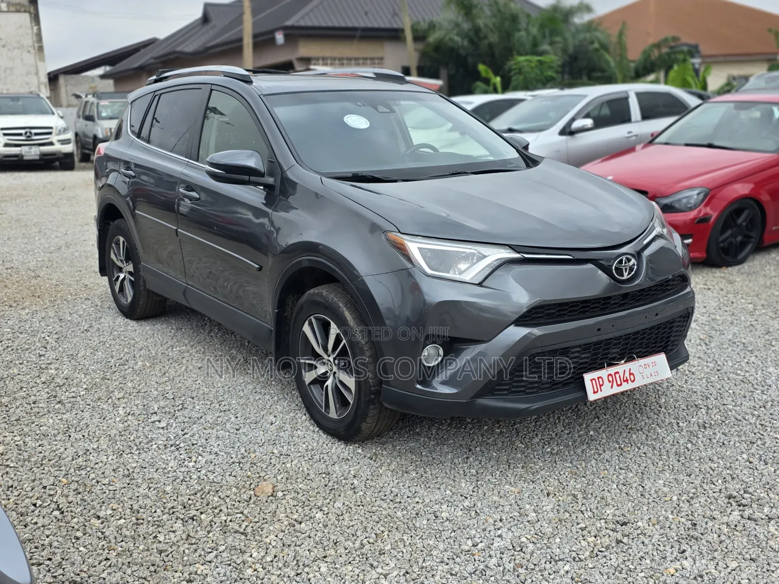 Toyota RAV4 XLE AWD 2019 Gray