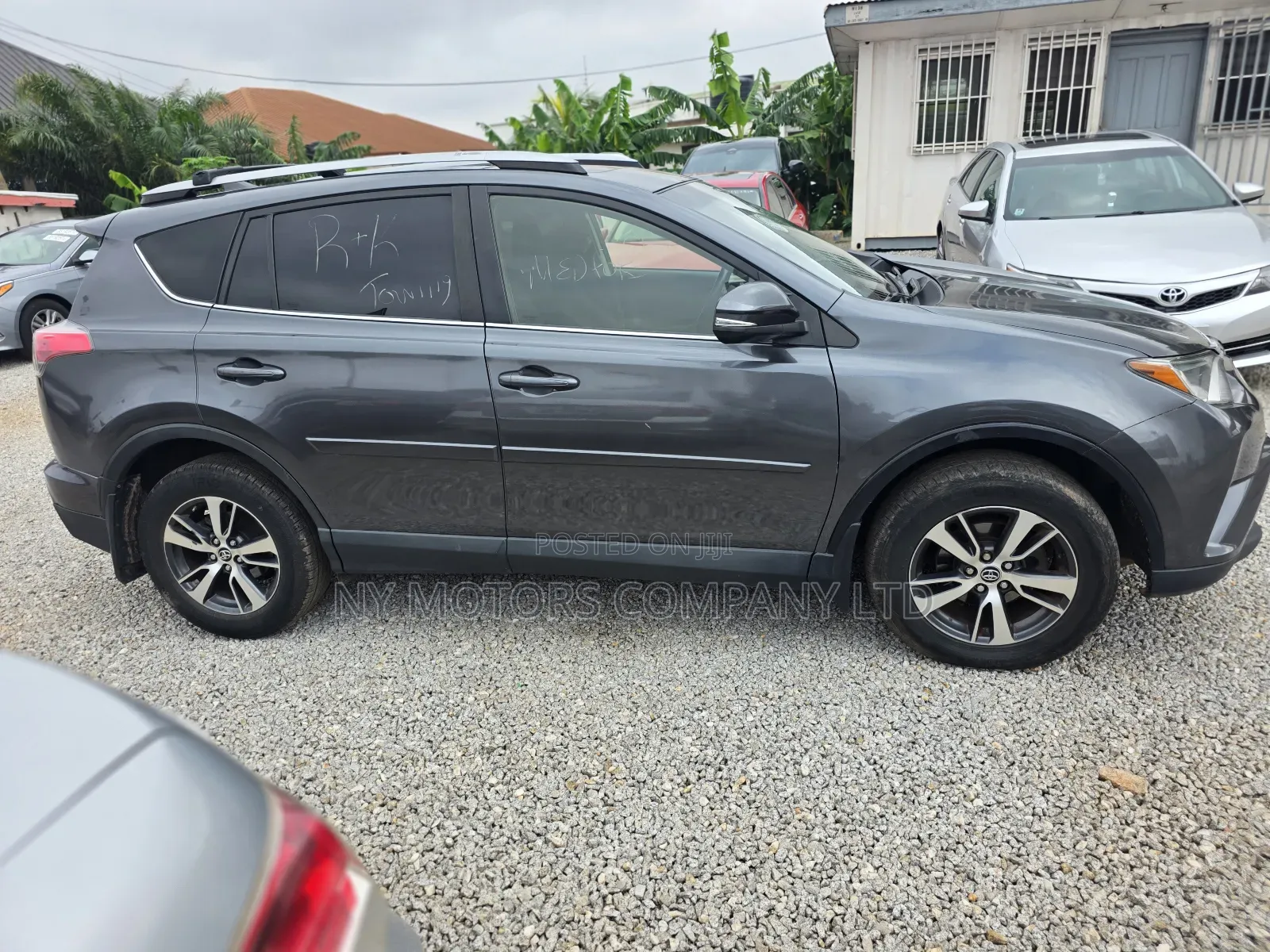 Toyota RAV4 XLE AWD 2019 Gray