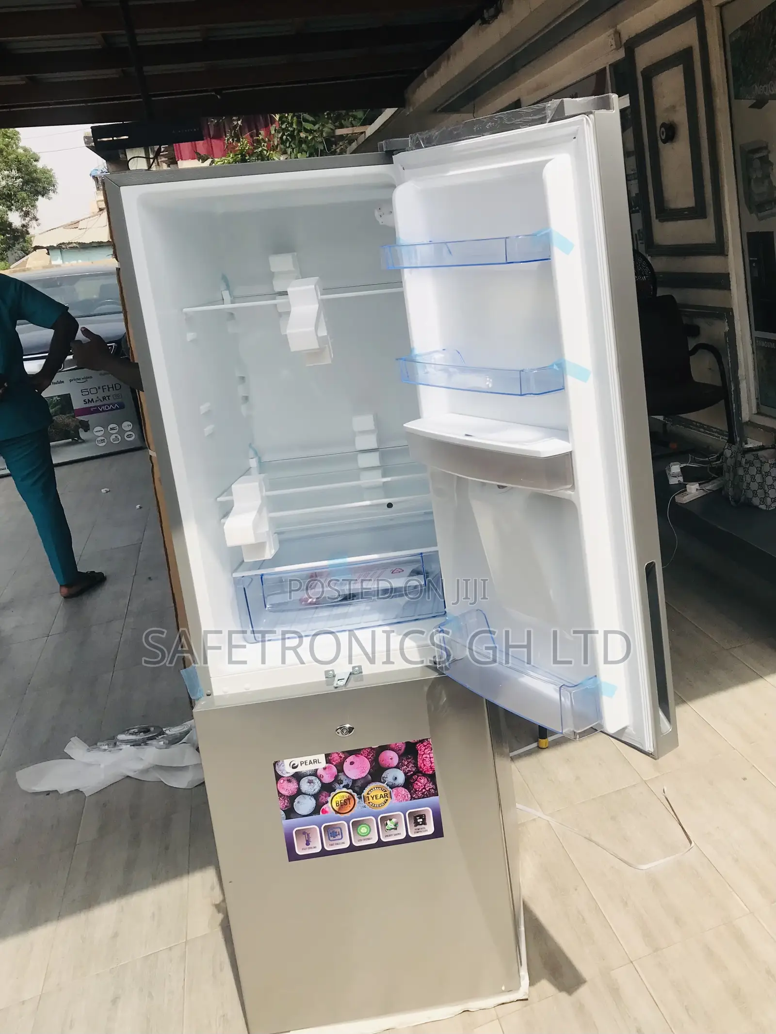 Essential Grey Adorable 251l Pearl Bottomfreezer 2 Doors